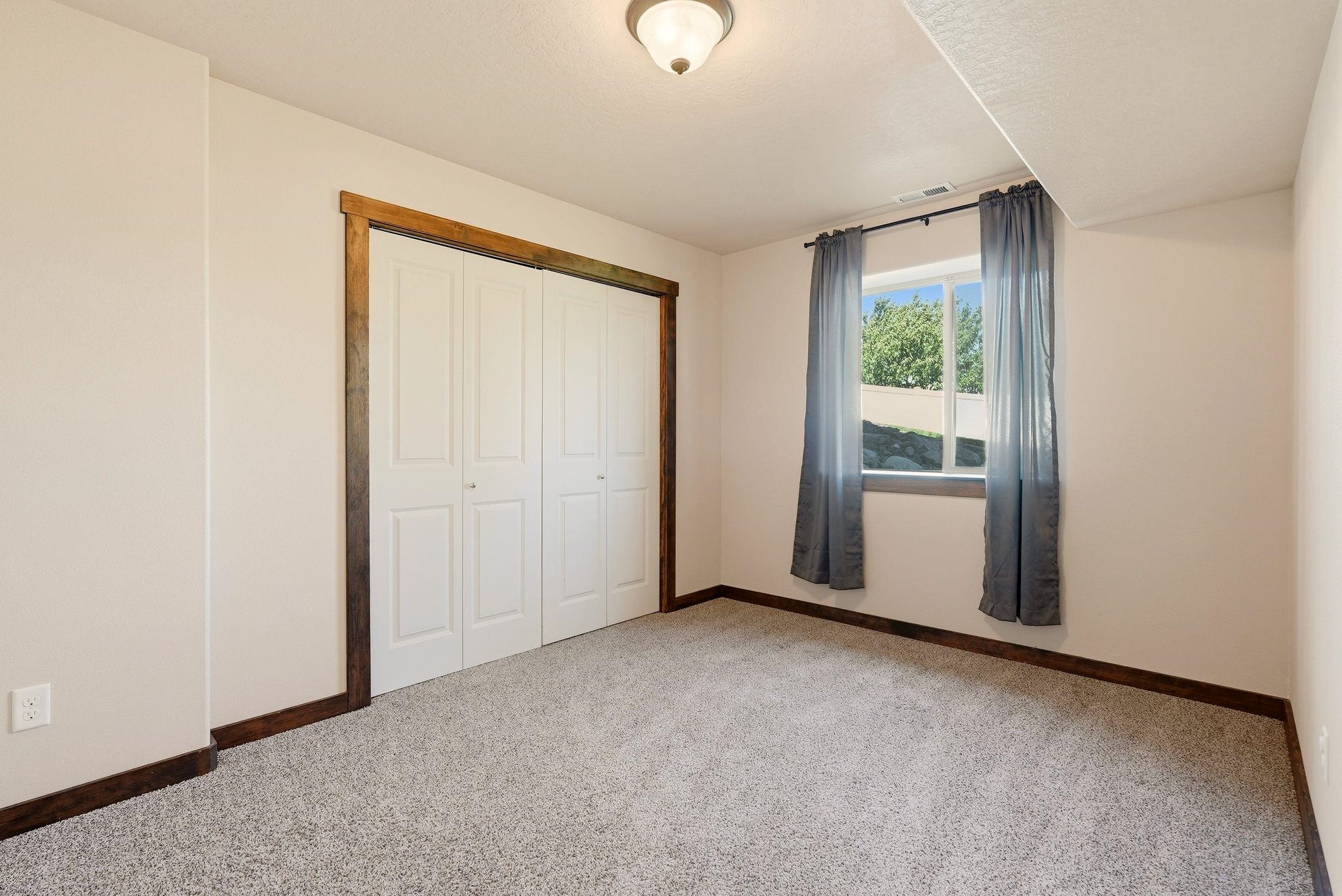 1031 S Kayla Ct - Photo 38