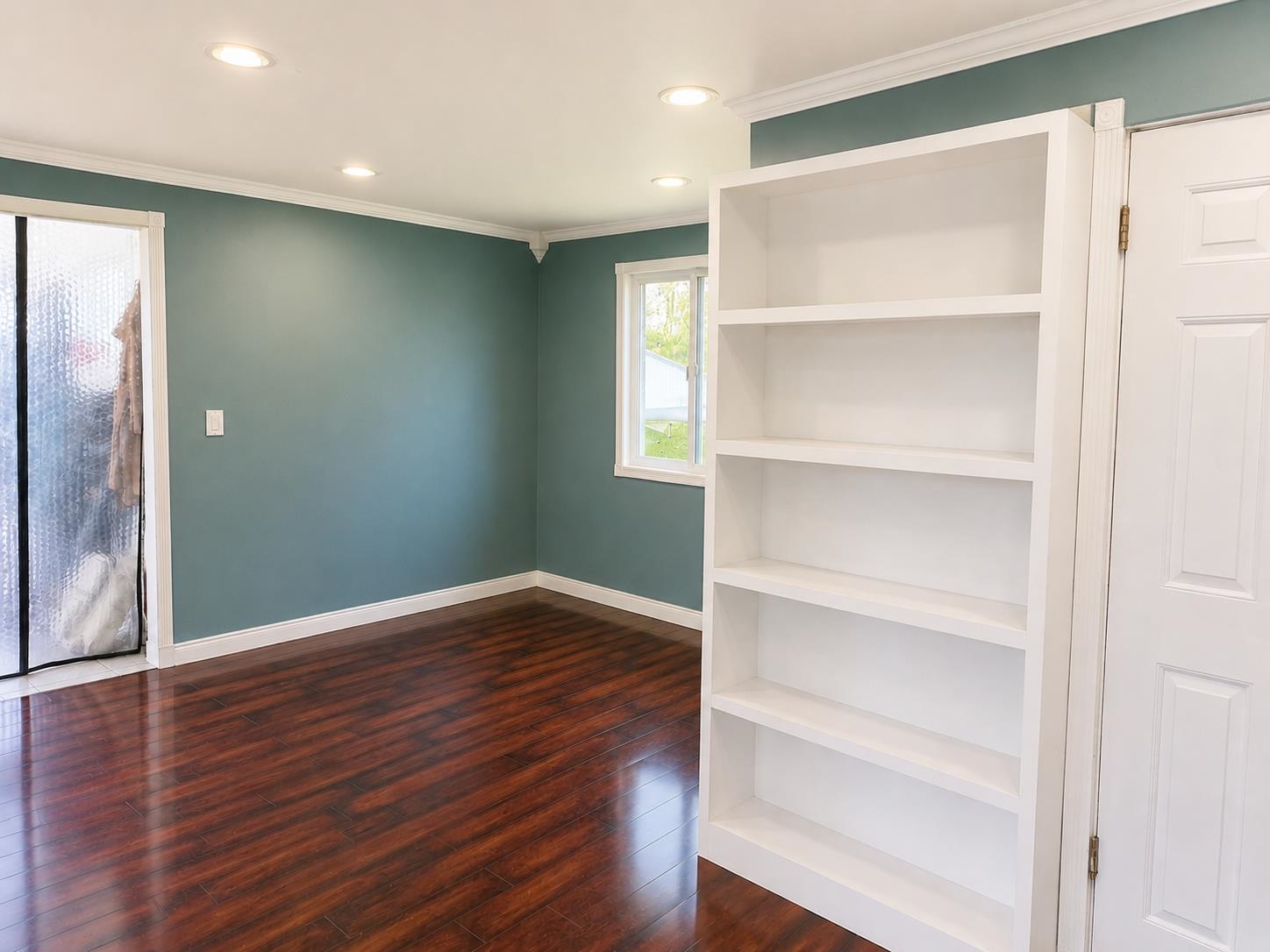105 N JOHNSON Ave - Photo 8