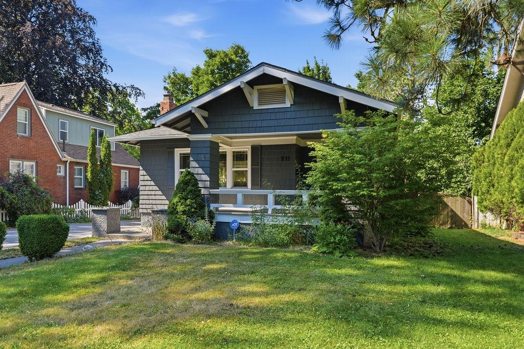 11 E 27th Ave - Photo 2