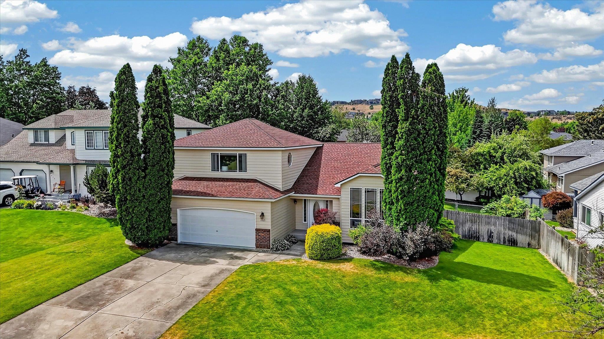 1021 N Drury Ct - Photo 1