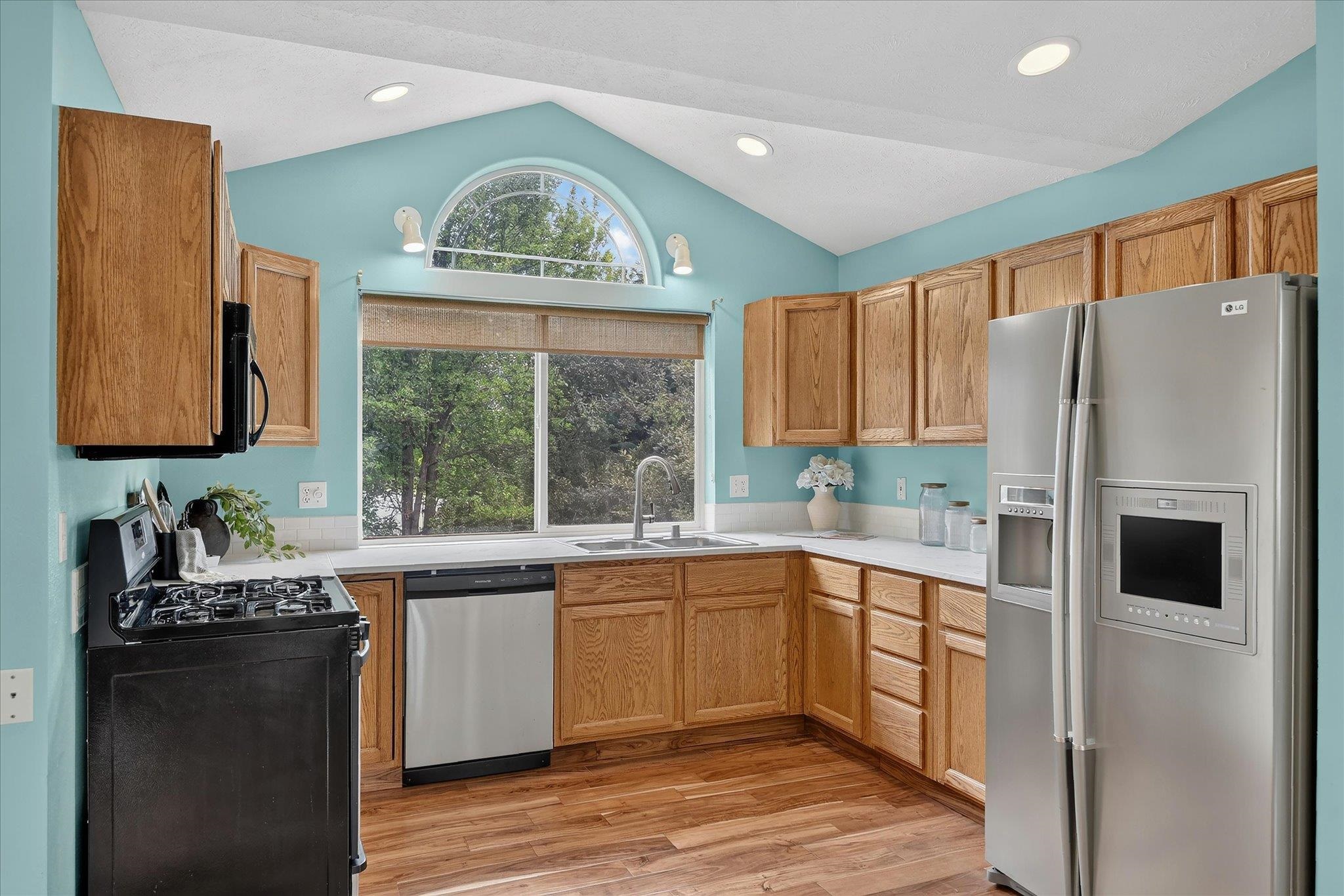 1021 N Drury Ct - Photo 13