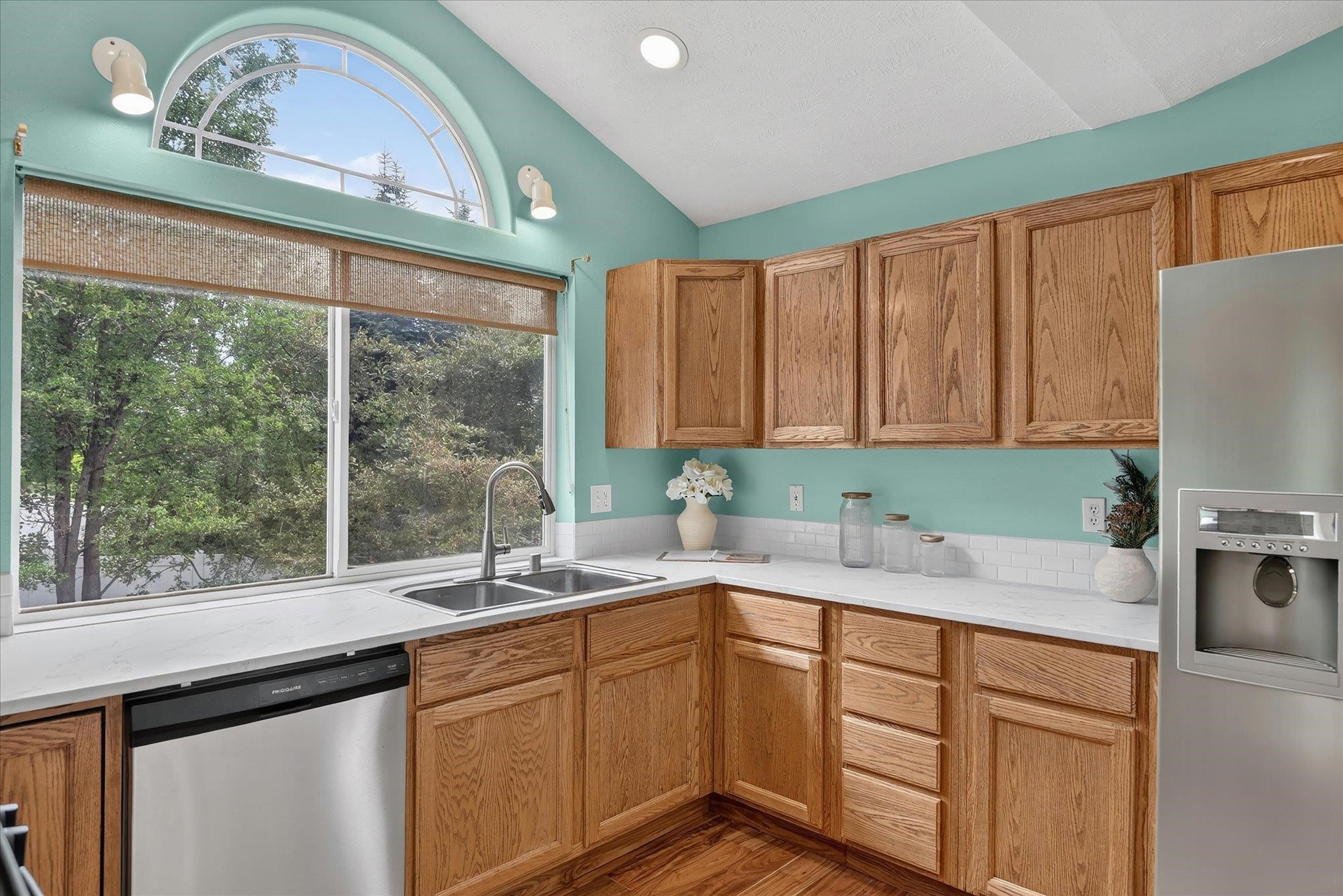 1021 N Drury Ct - Photo 14