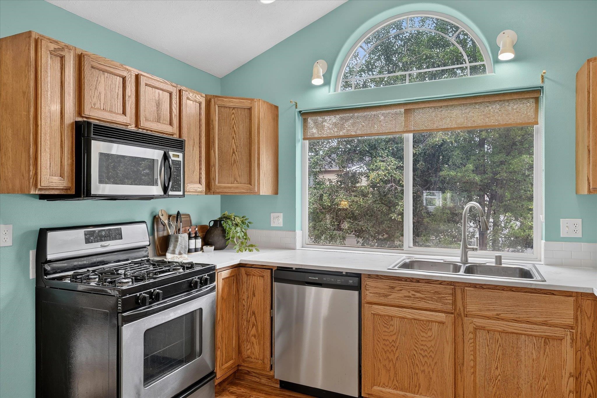 1021 N Drury Ct - Photo 15
