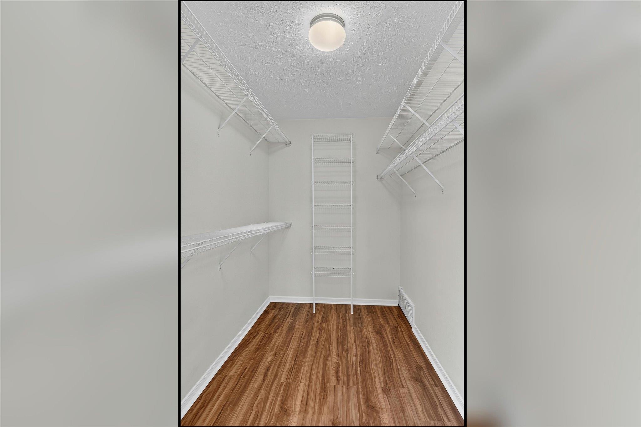 1021 N Drury Ct - Photo 24