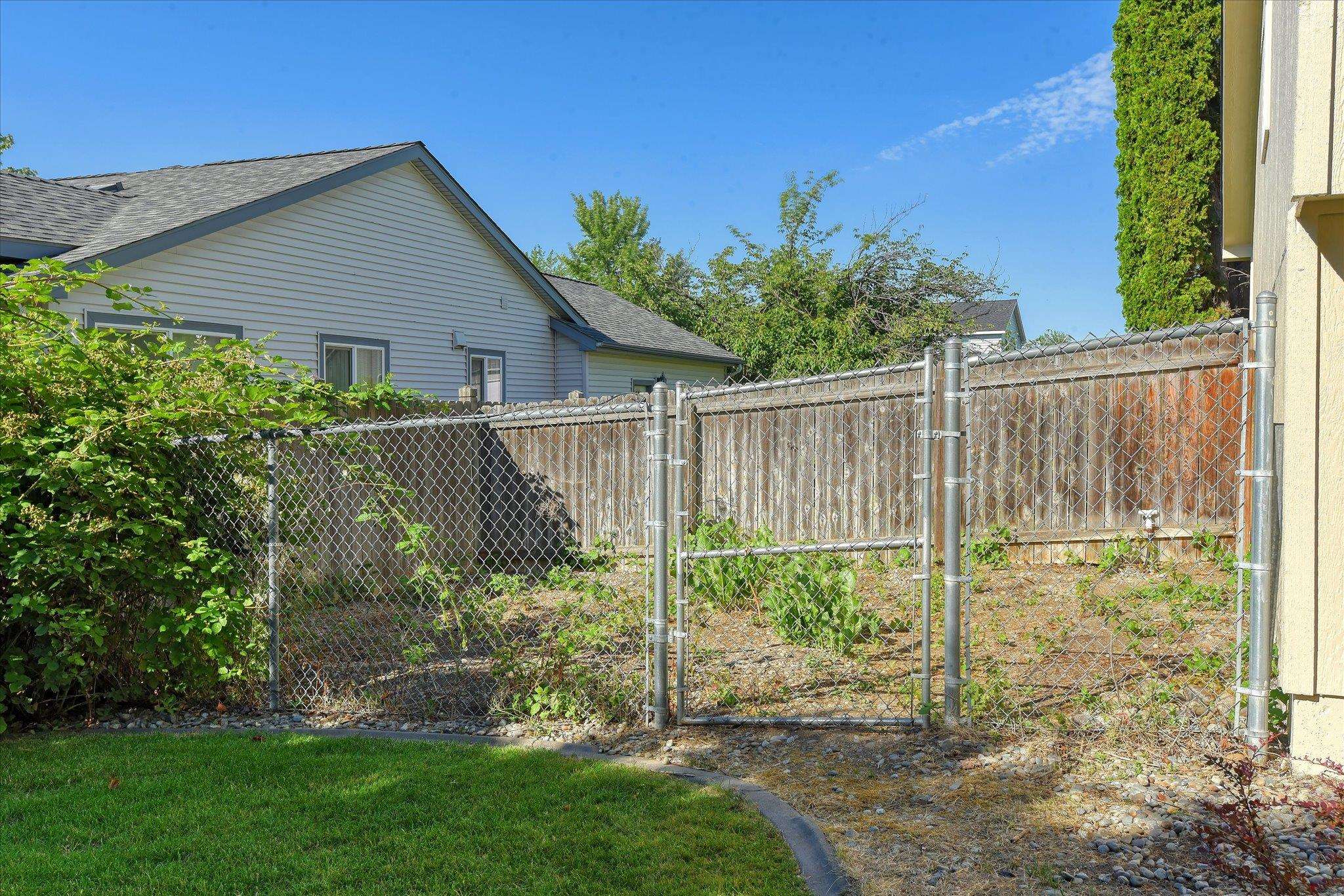 1021 N Drury Ct - Photo 45