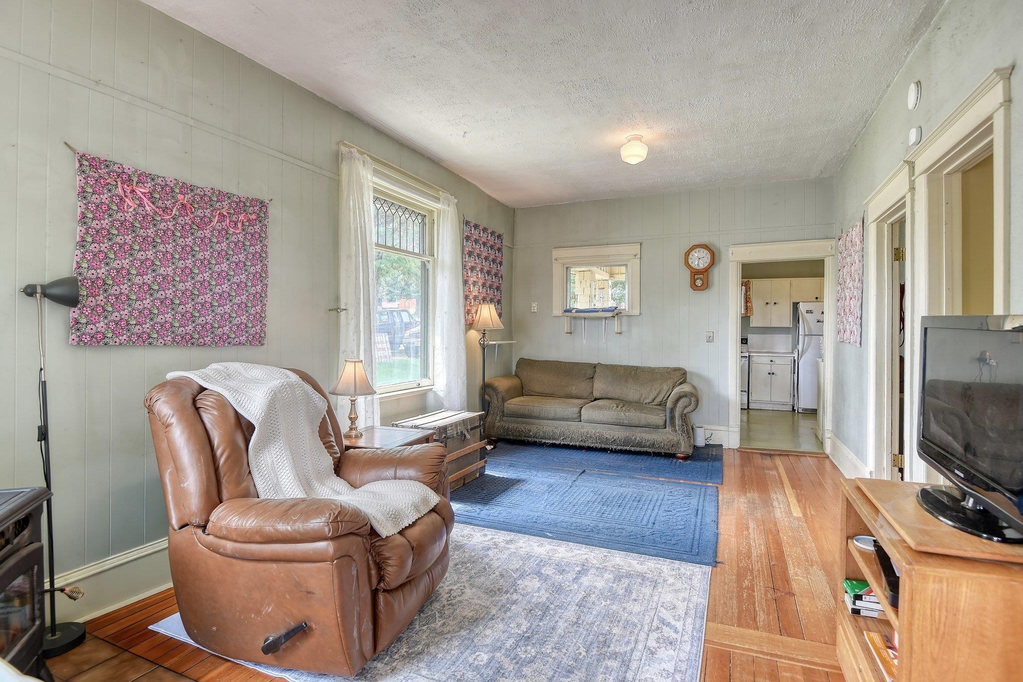 1008 2nd St - Photo 4