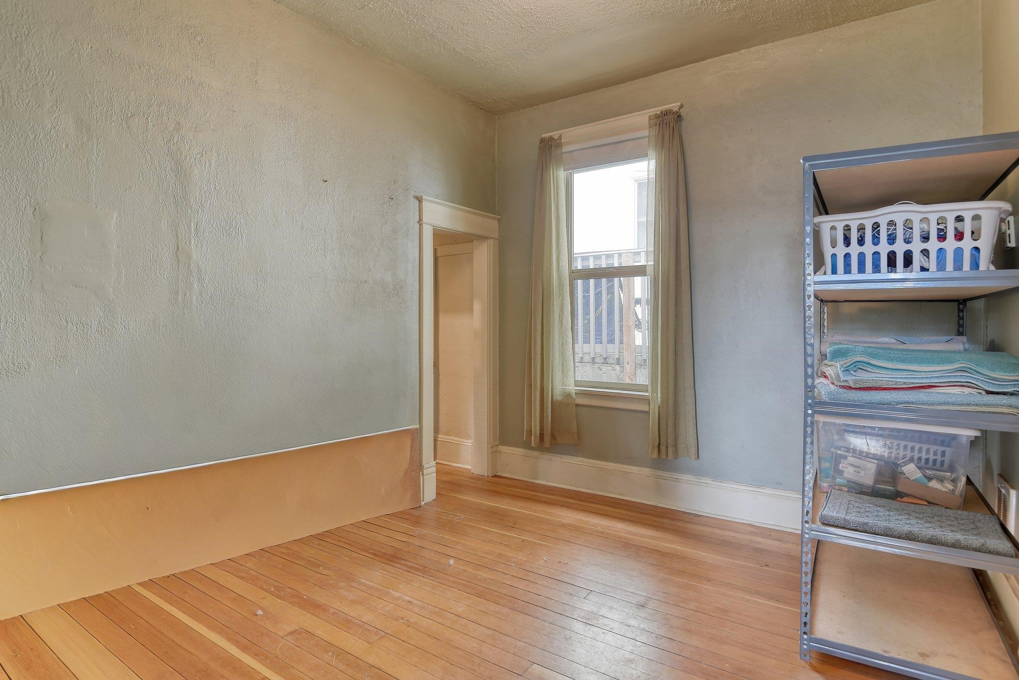 1008 2nd St - Photo 9