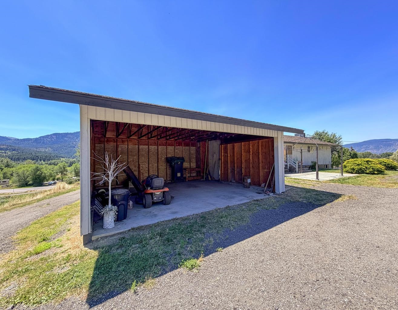 598 N 395 Hwy - Photo 40