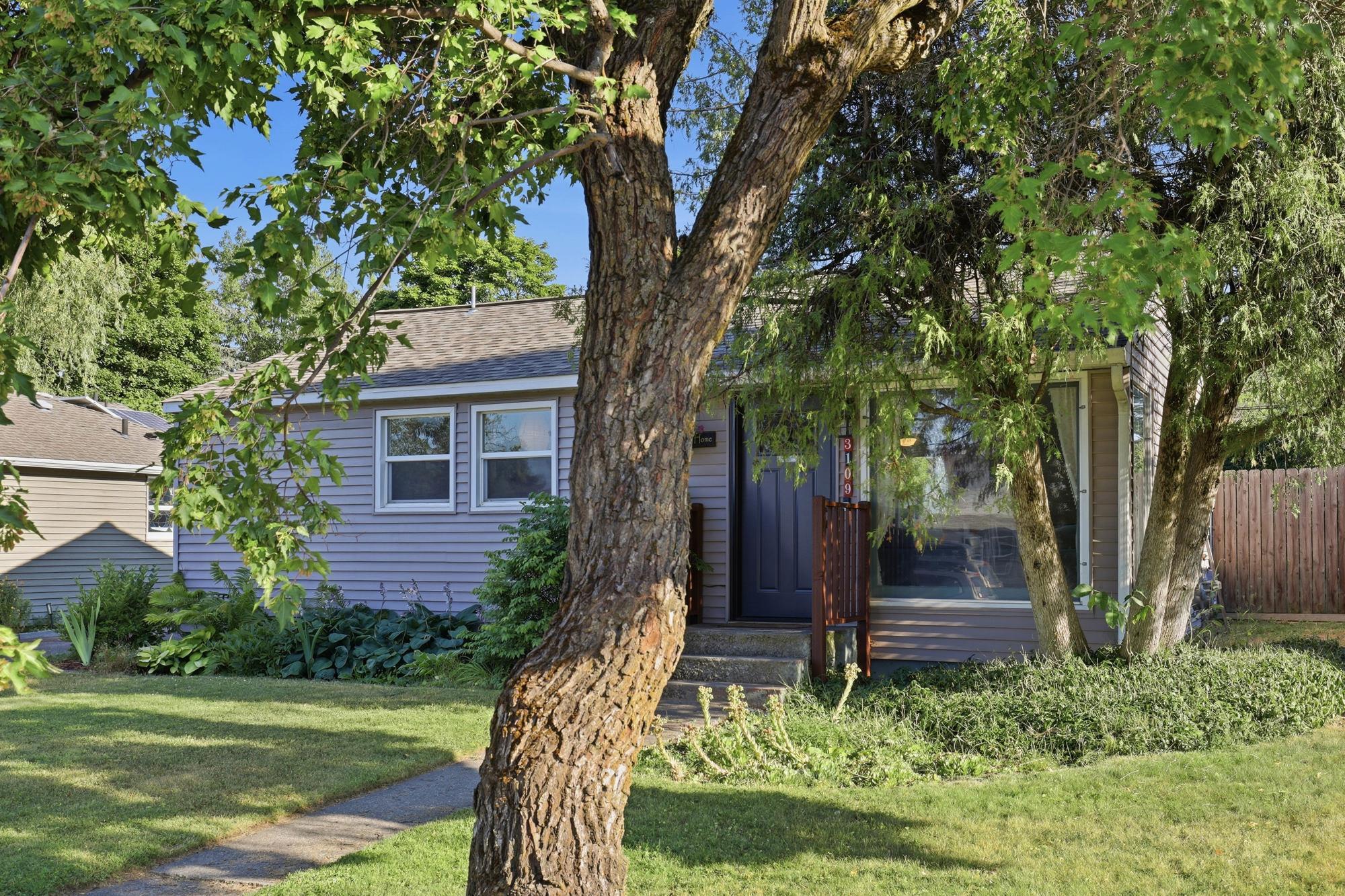 3109 W 17th St - Photo 3