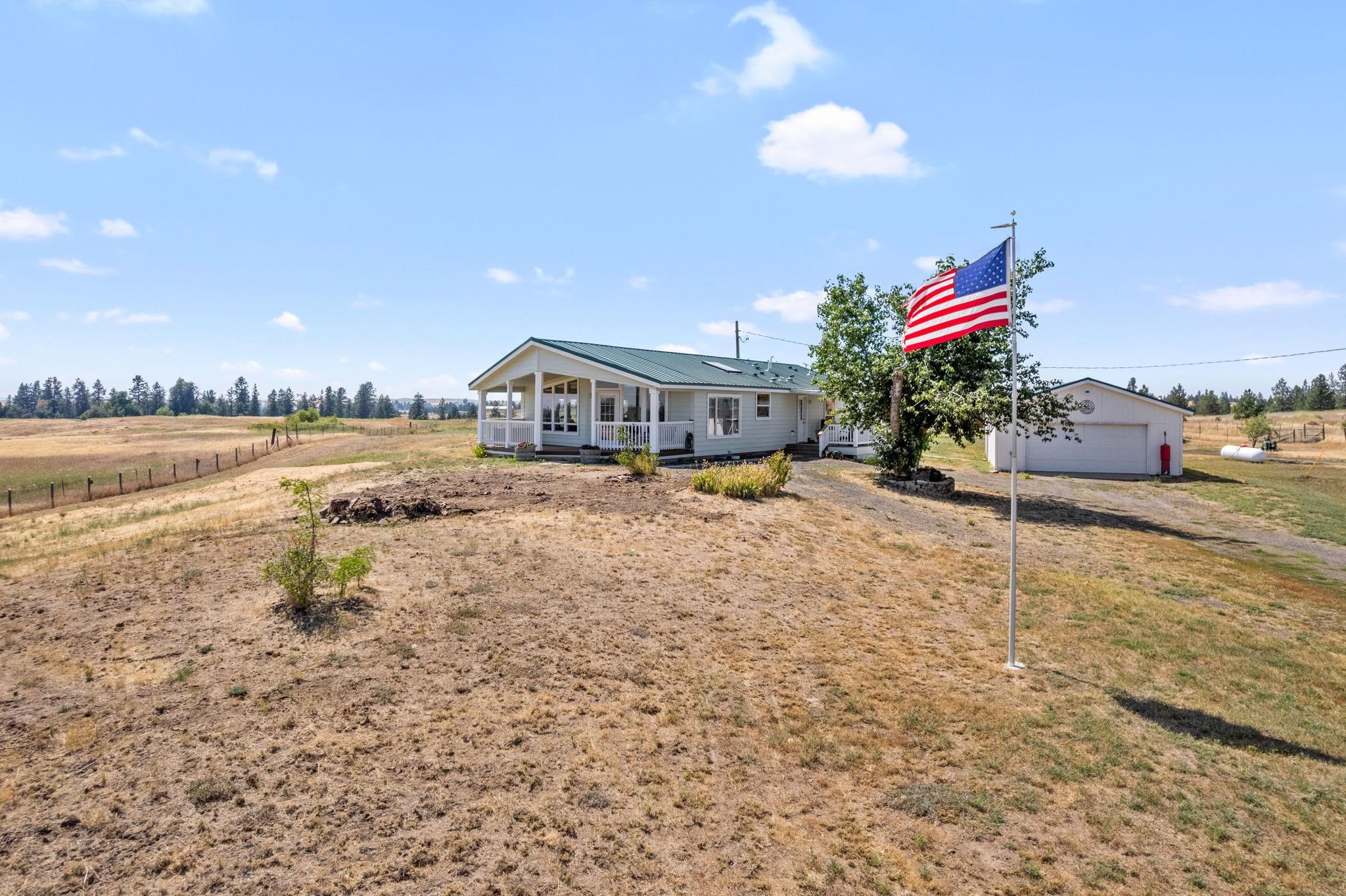 3511 N Brooks Rd - Photo 1