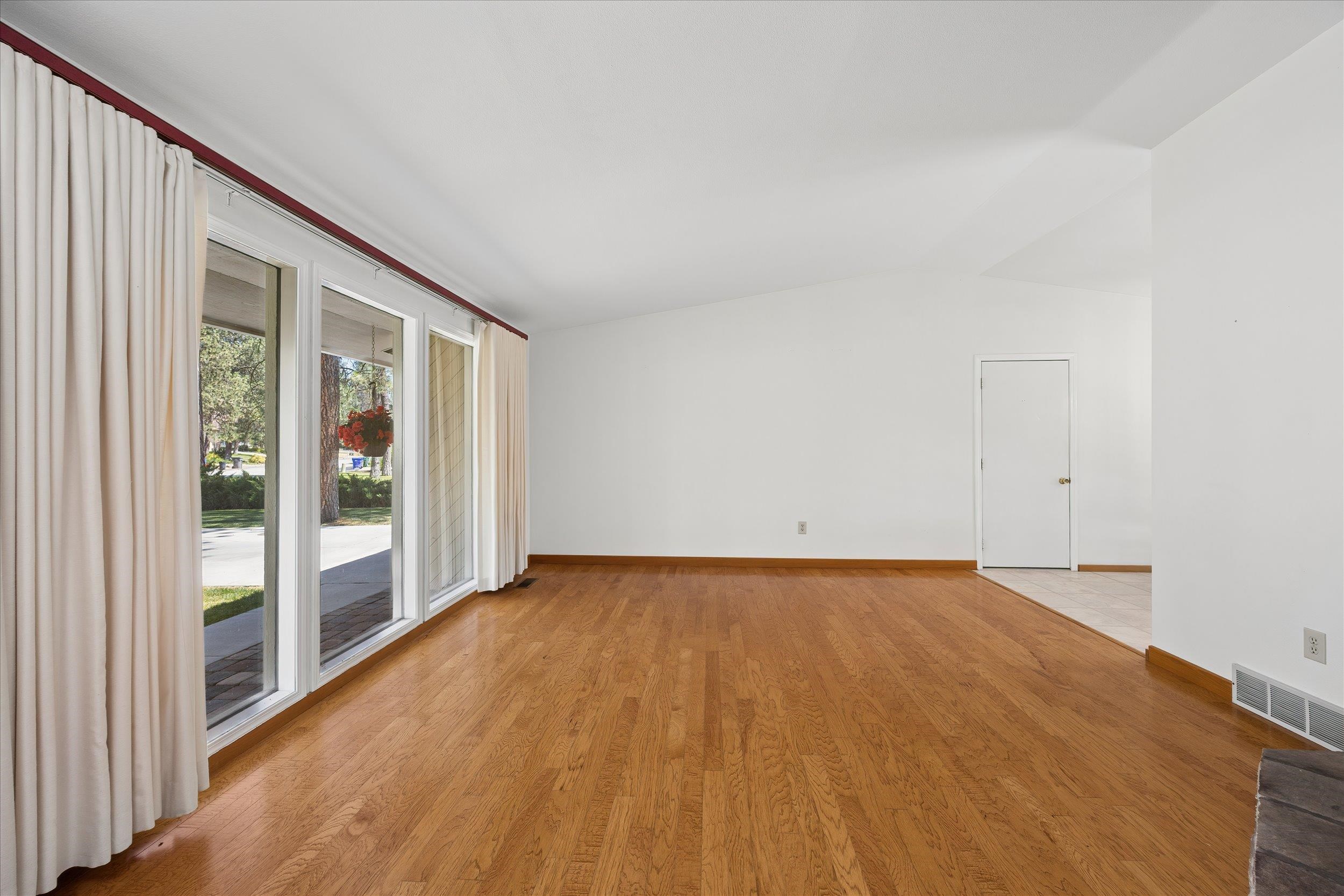 710 E Glencrest Dr - Photo 4