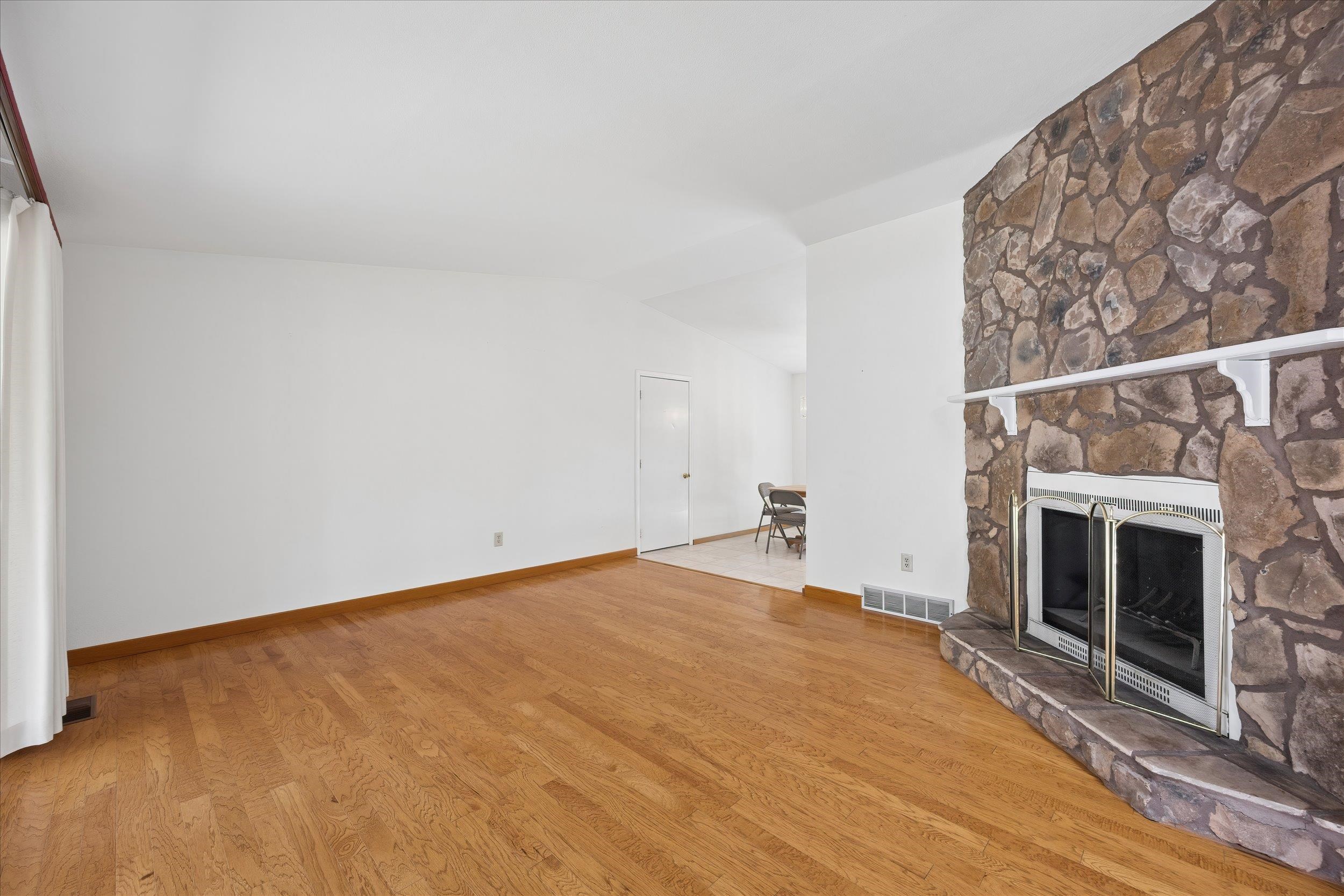 710 E Glencrest Dr - Photo 5