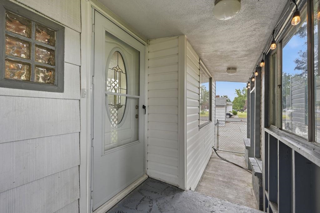 2015 N Vista Rd - Photo 4