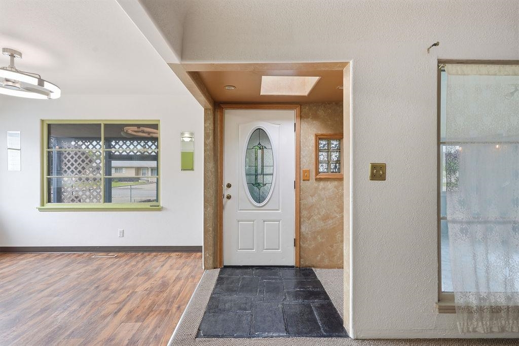 2015 N Vista Rd - Photo 5