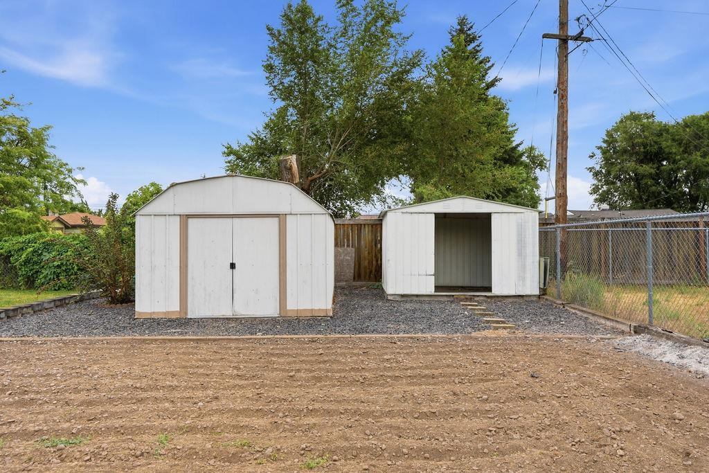 2015 N Vista Rd - Photo 31