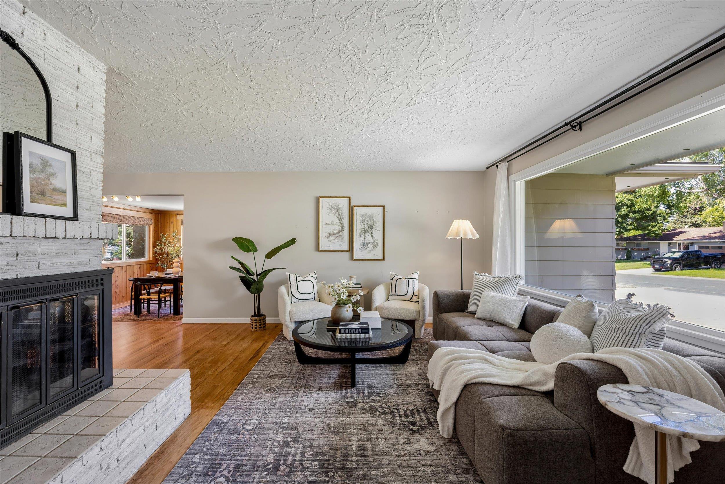8213 N Whitehouse Dr - Photo 3