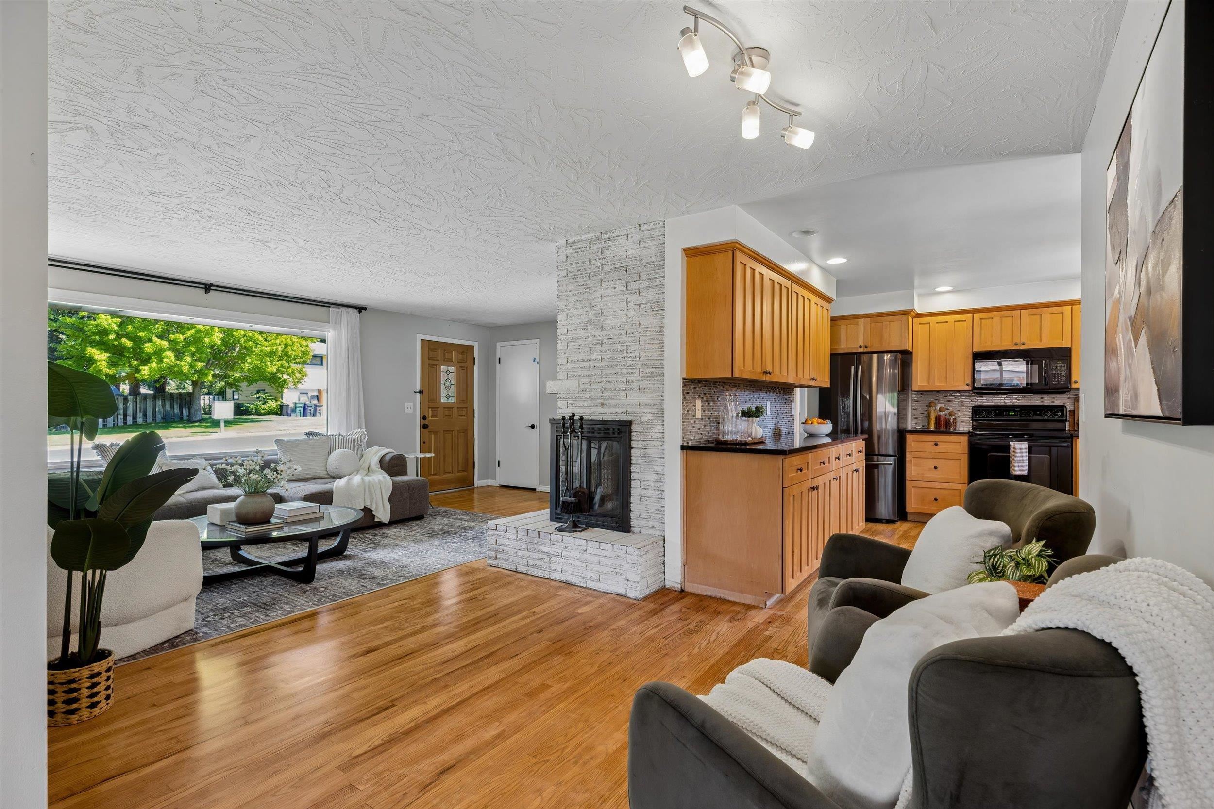 8213 N Whitehouse Dr - Photo 13