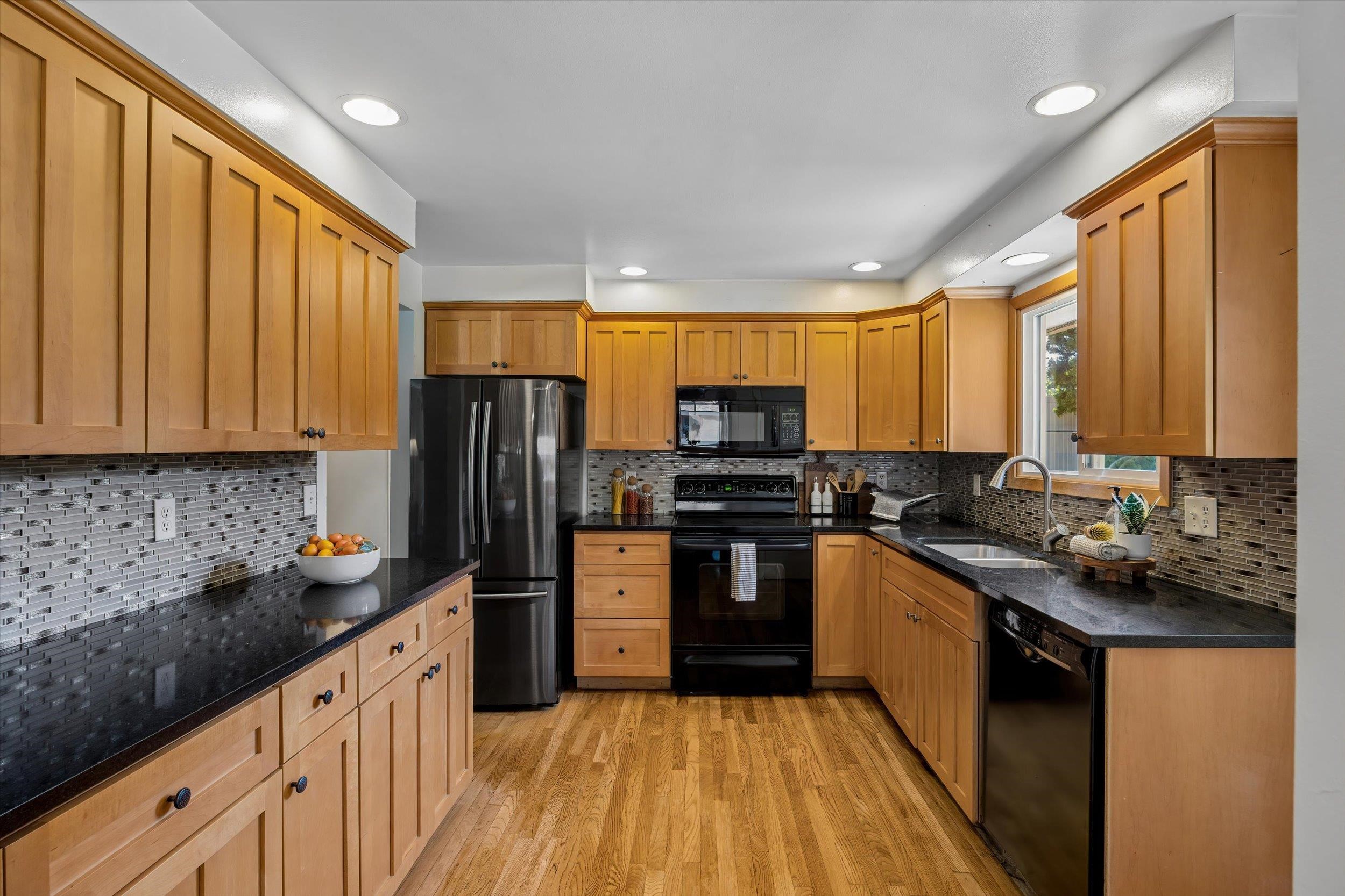 8213 N Whitehouse Dr - Photo 15