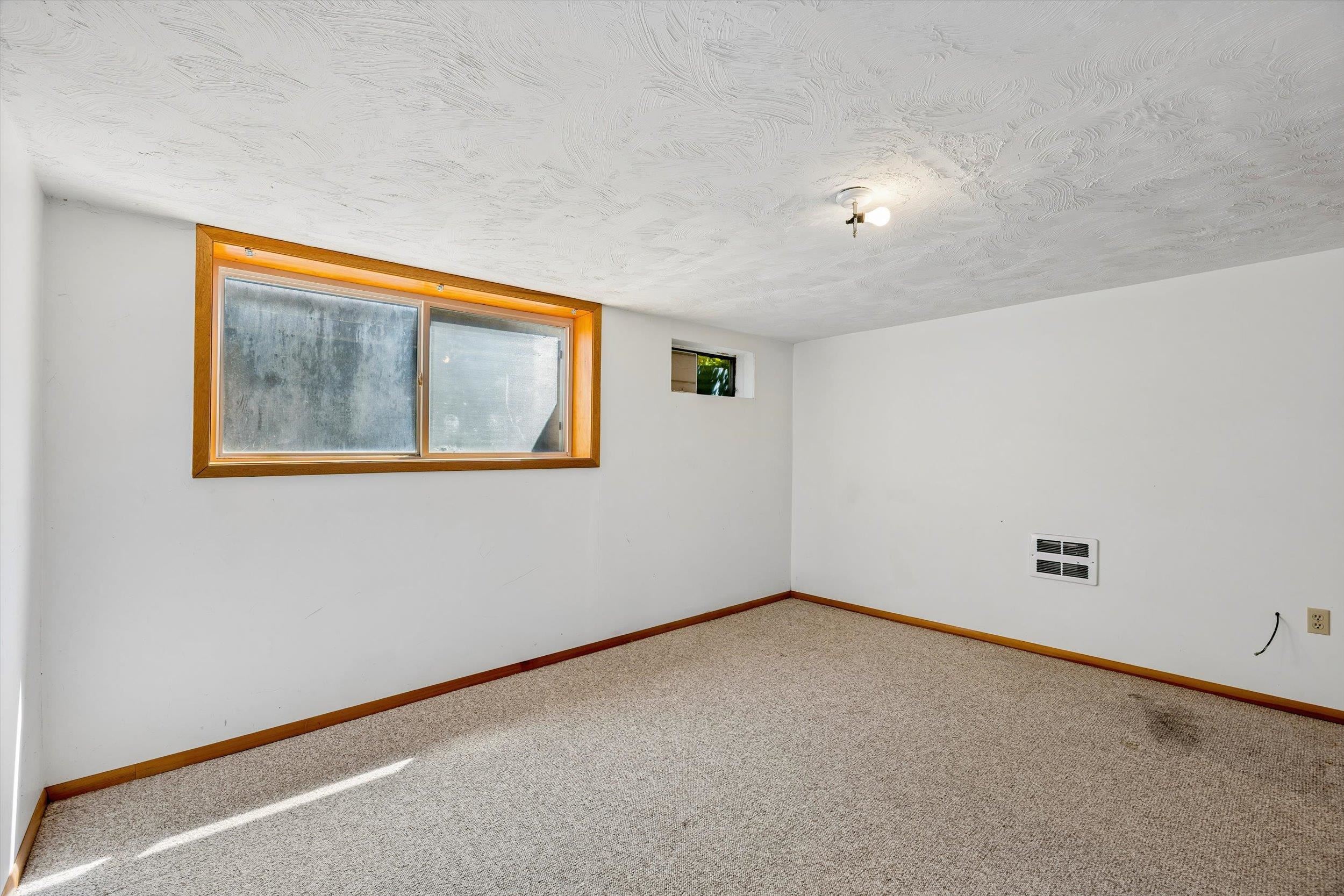 8213 N Whitehouse Dr - Photo 32