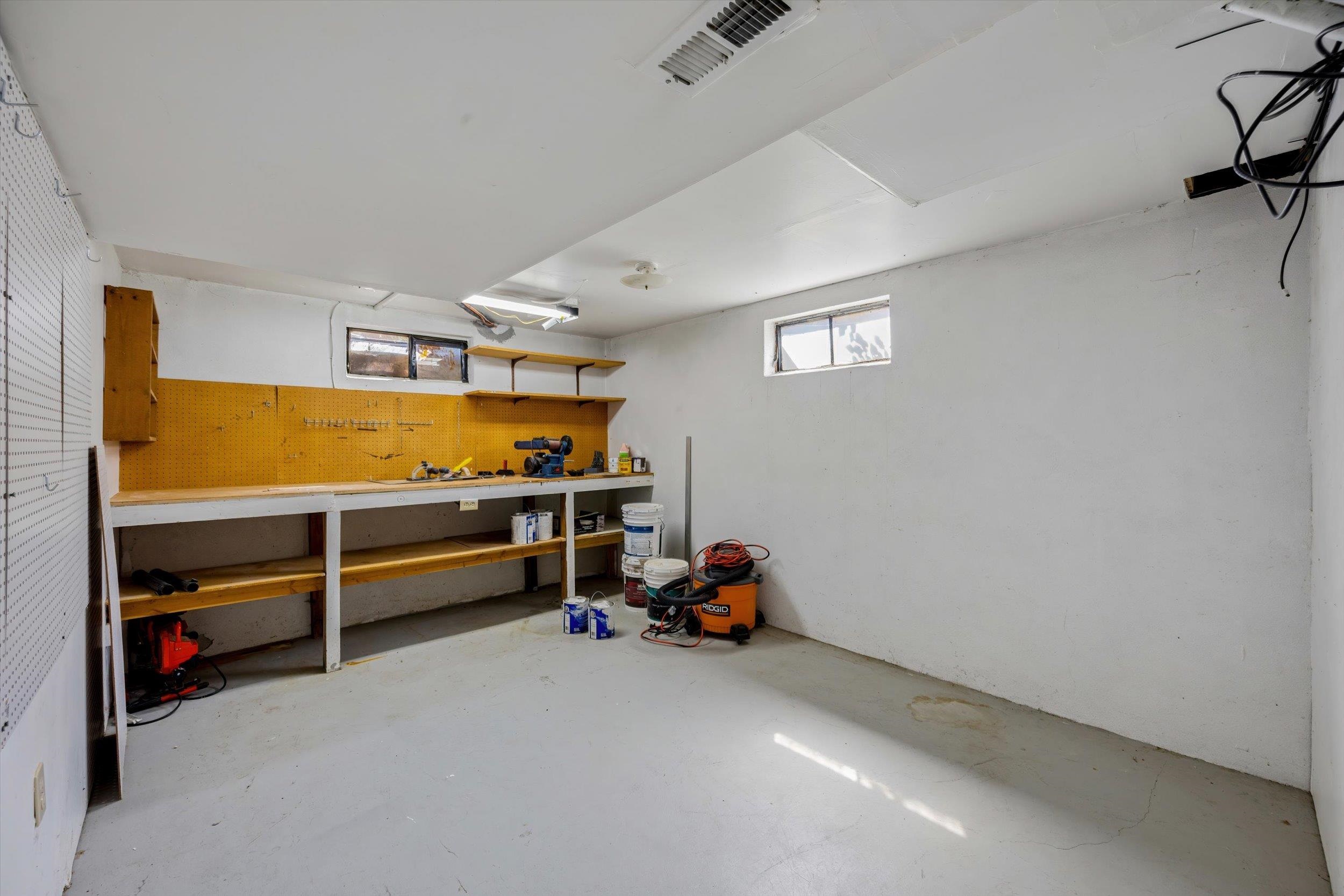 8213 N Whitehouse Dr - Photo 34
