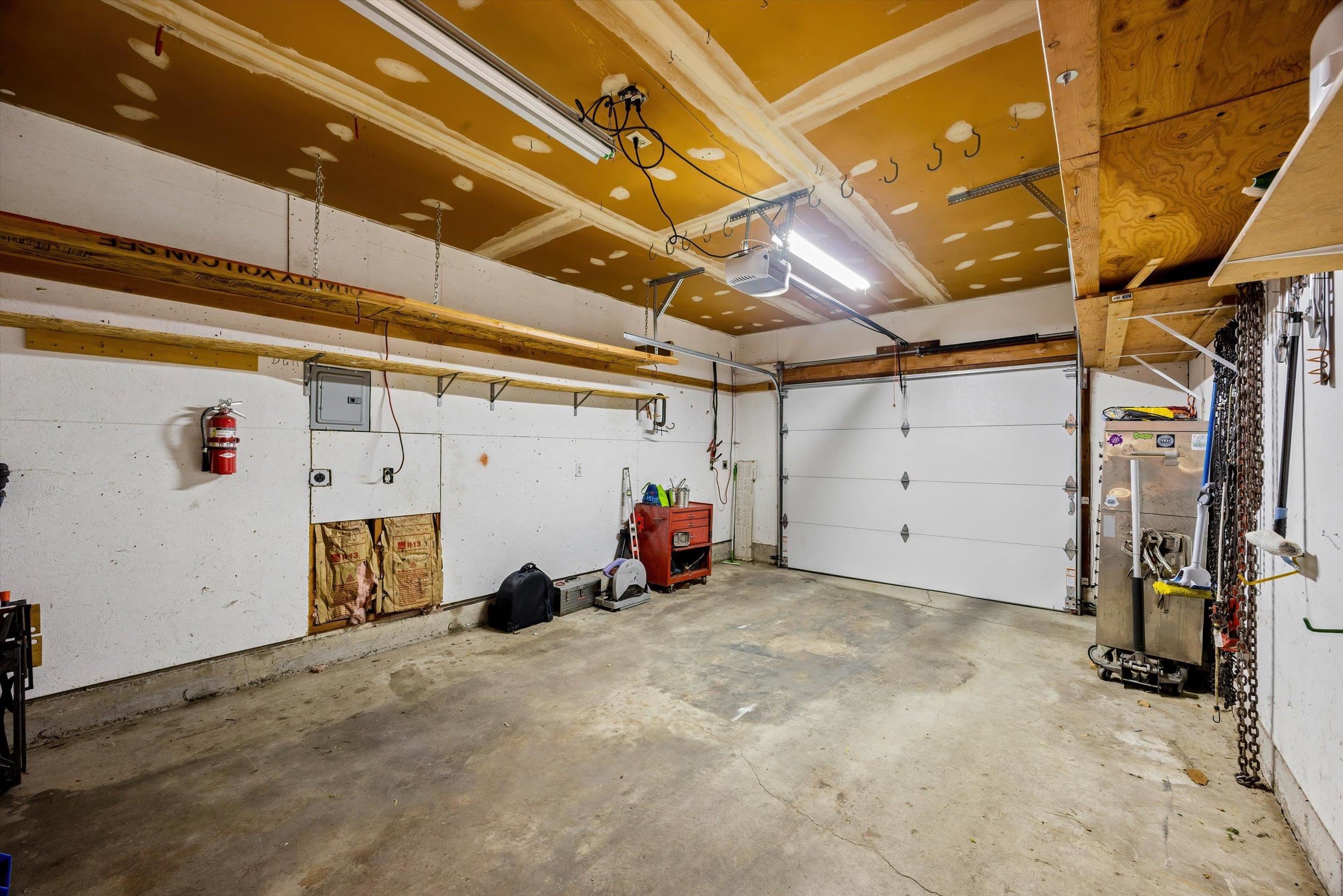 8213 N Whitehouse Dr - Photo 36