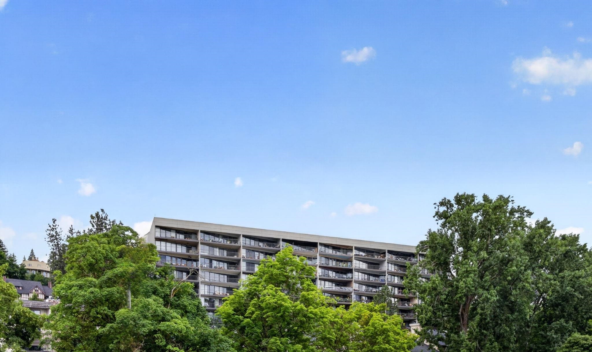 700 W 7th Ave - Photo 1