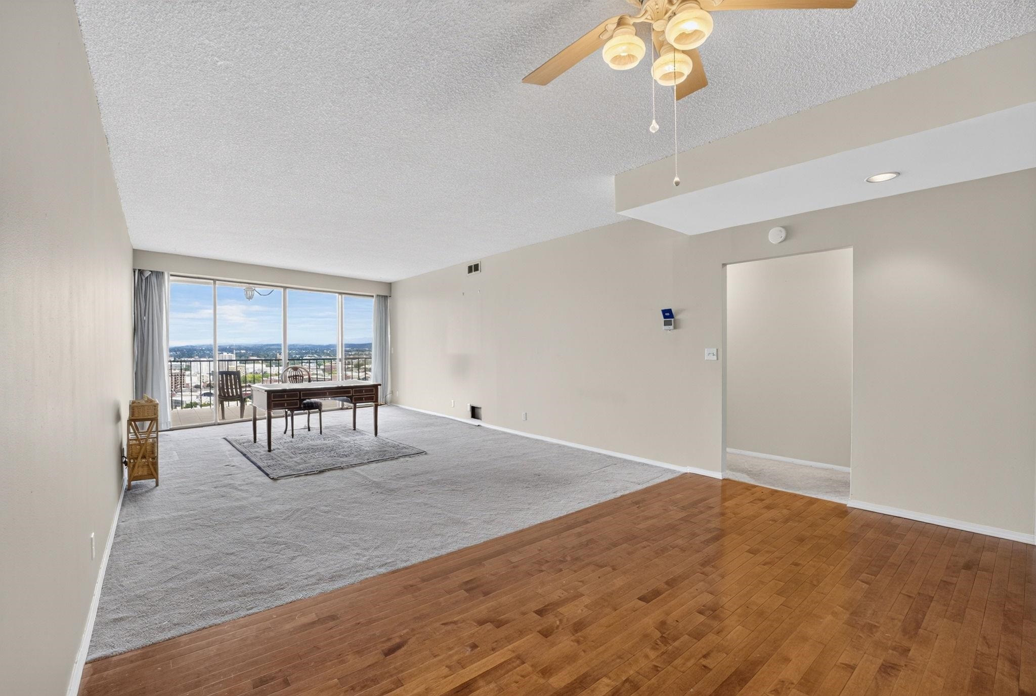 700 W 7th Ave - Photo 11