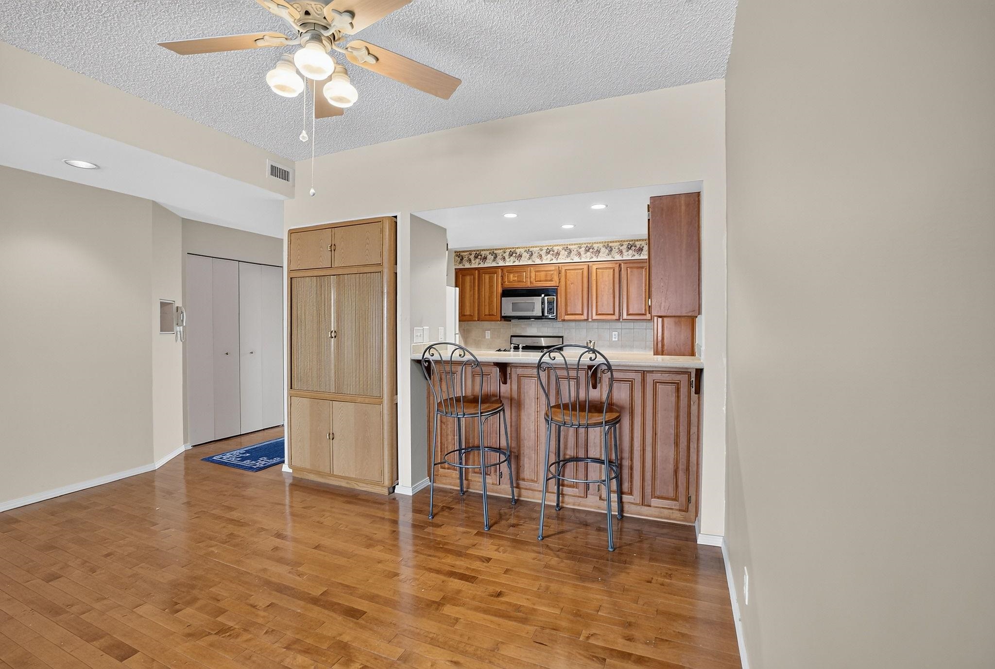 700 W 7th Ave - Photo 13