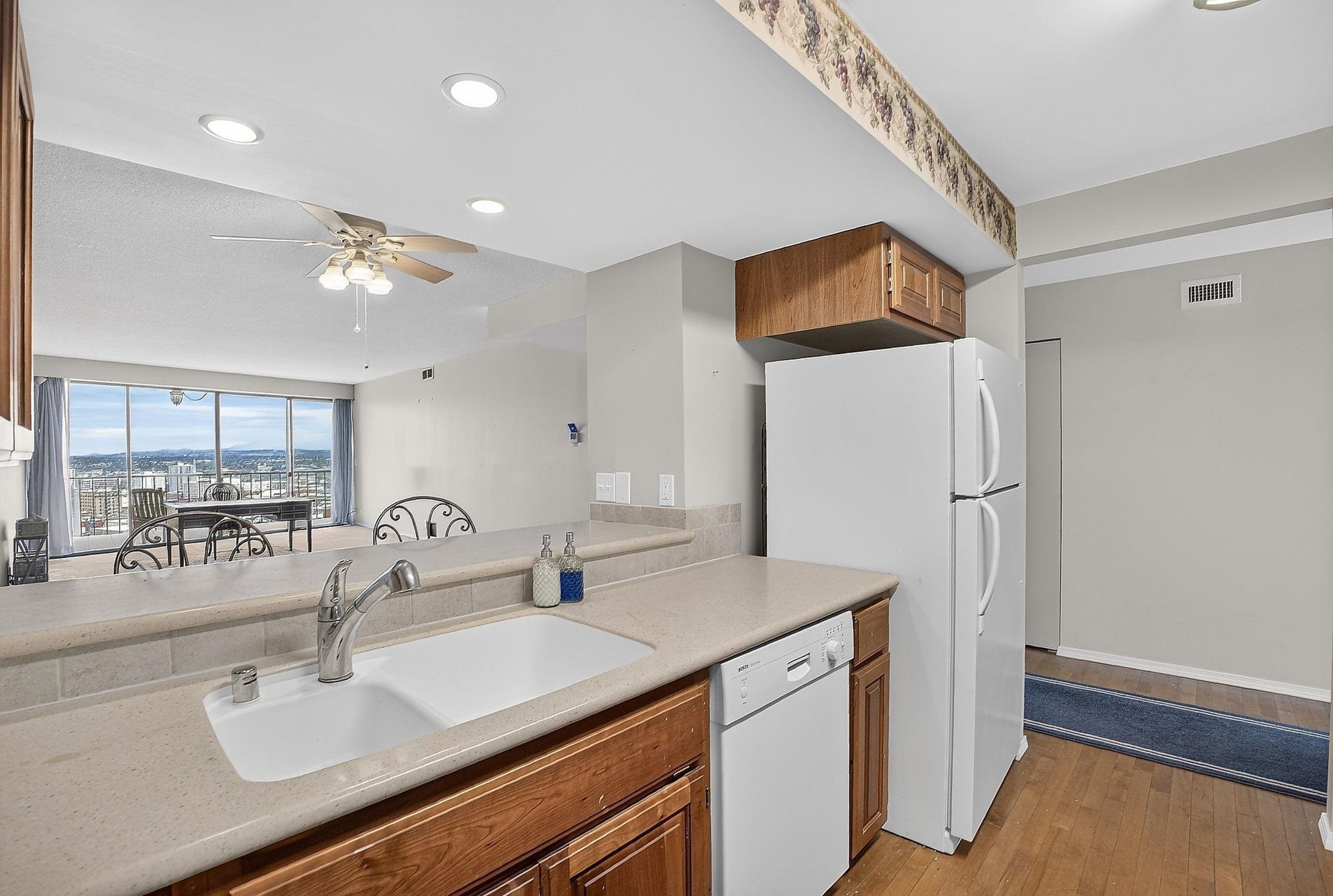 700 W 7th Ave - Photo 15