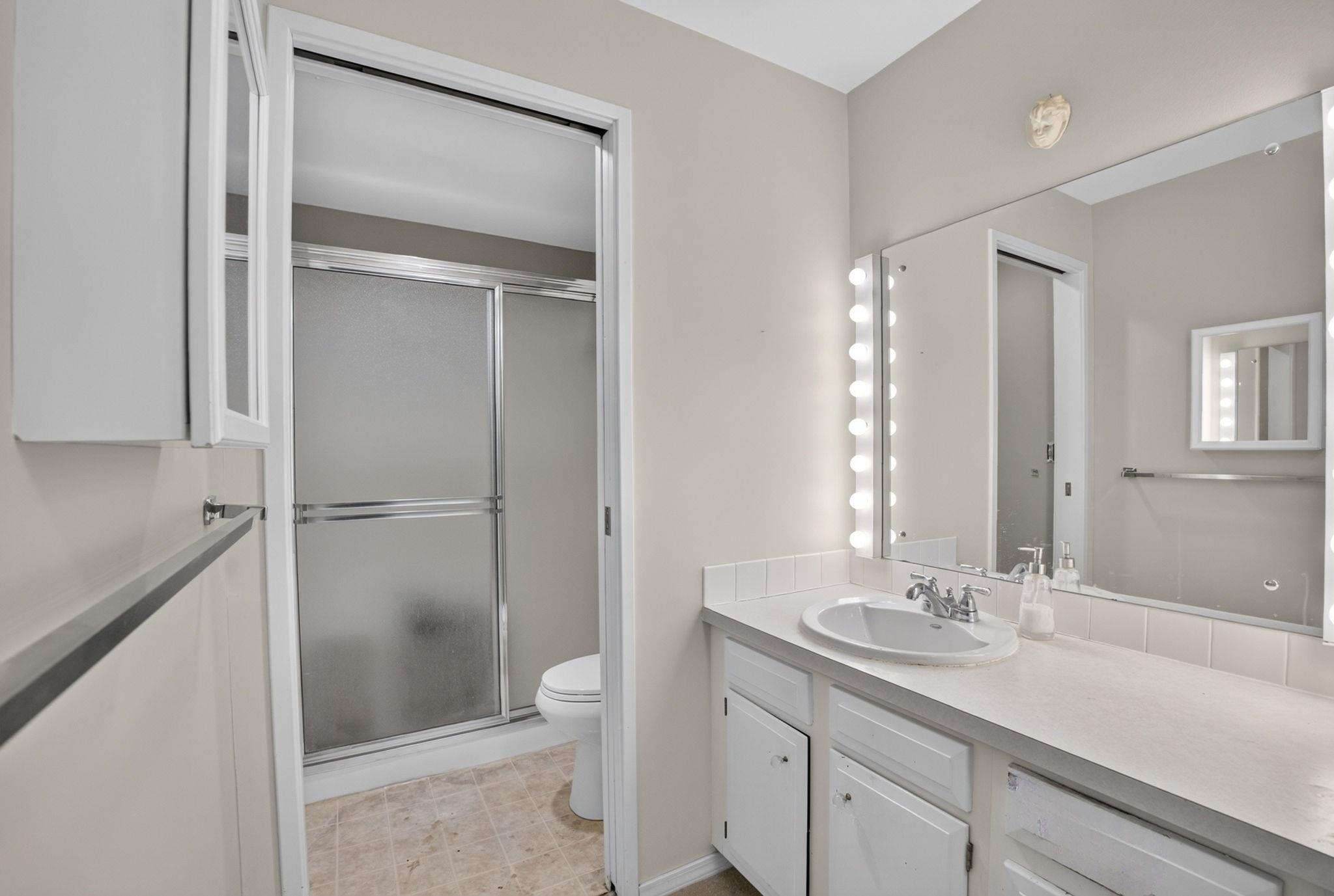 700 W 7th Ave - Photo 25