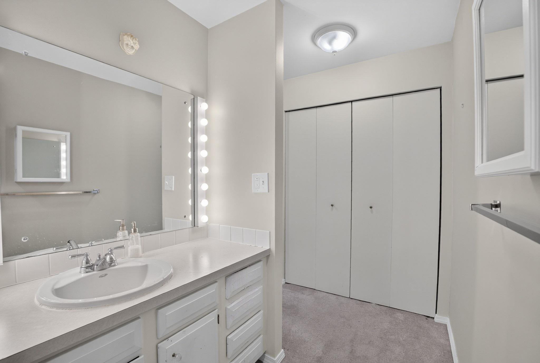 700 W 7th Ave - Photo 26