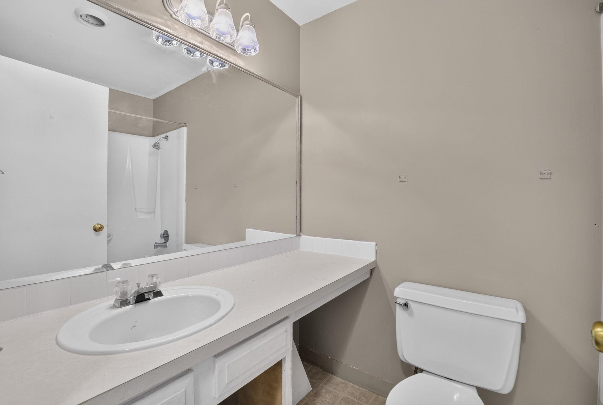700 W 7th Ave - Photo 27