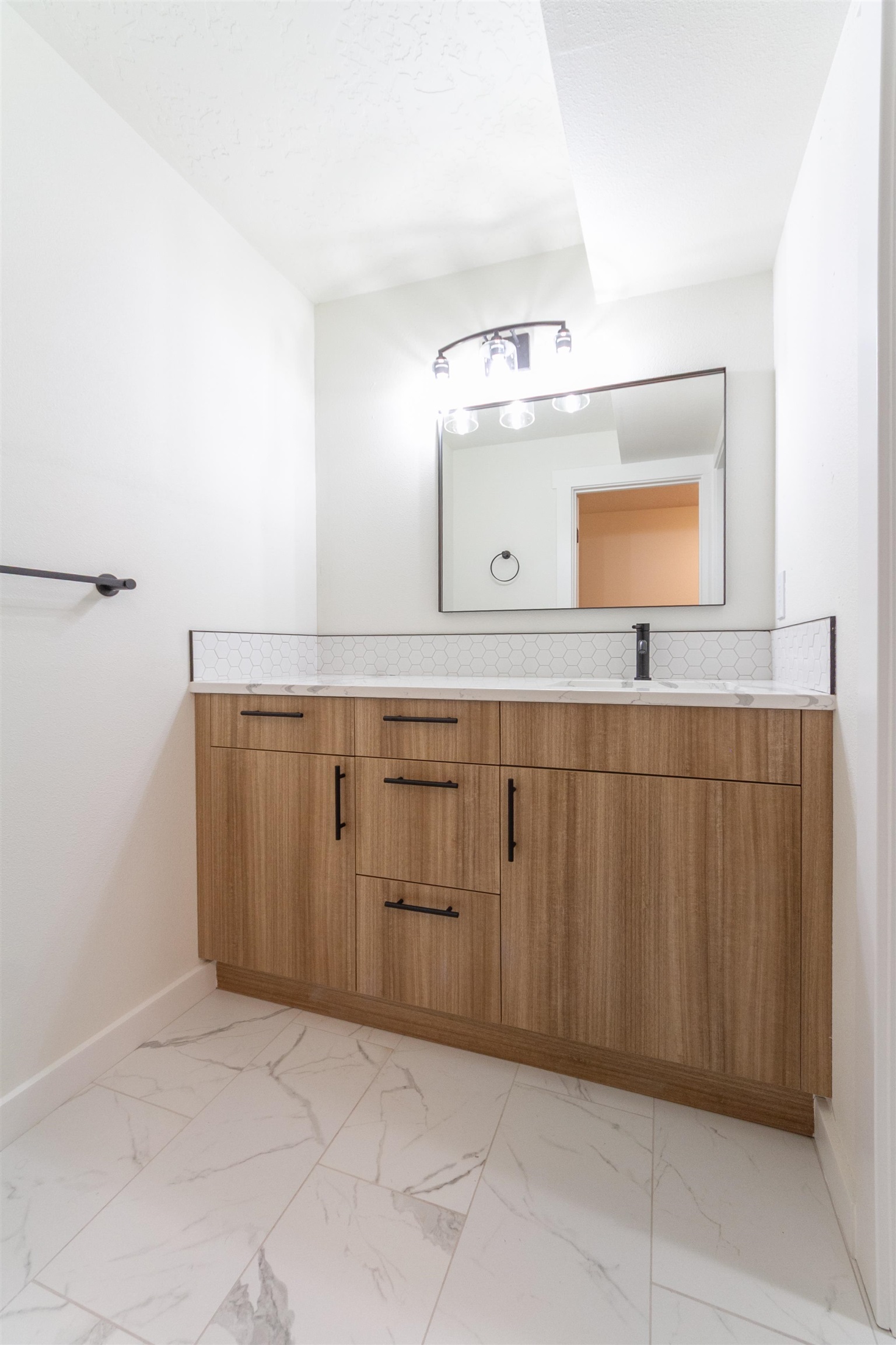 1111 W 6th Ave - Photo 24