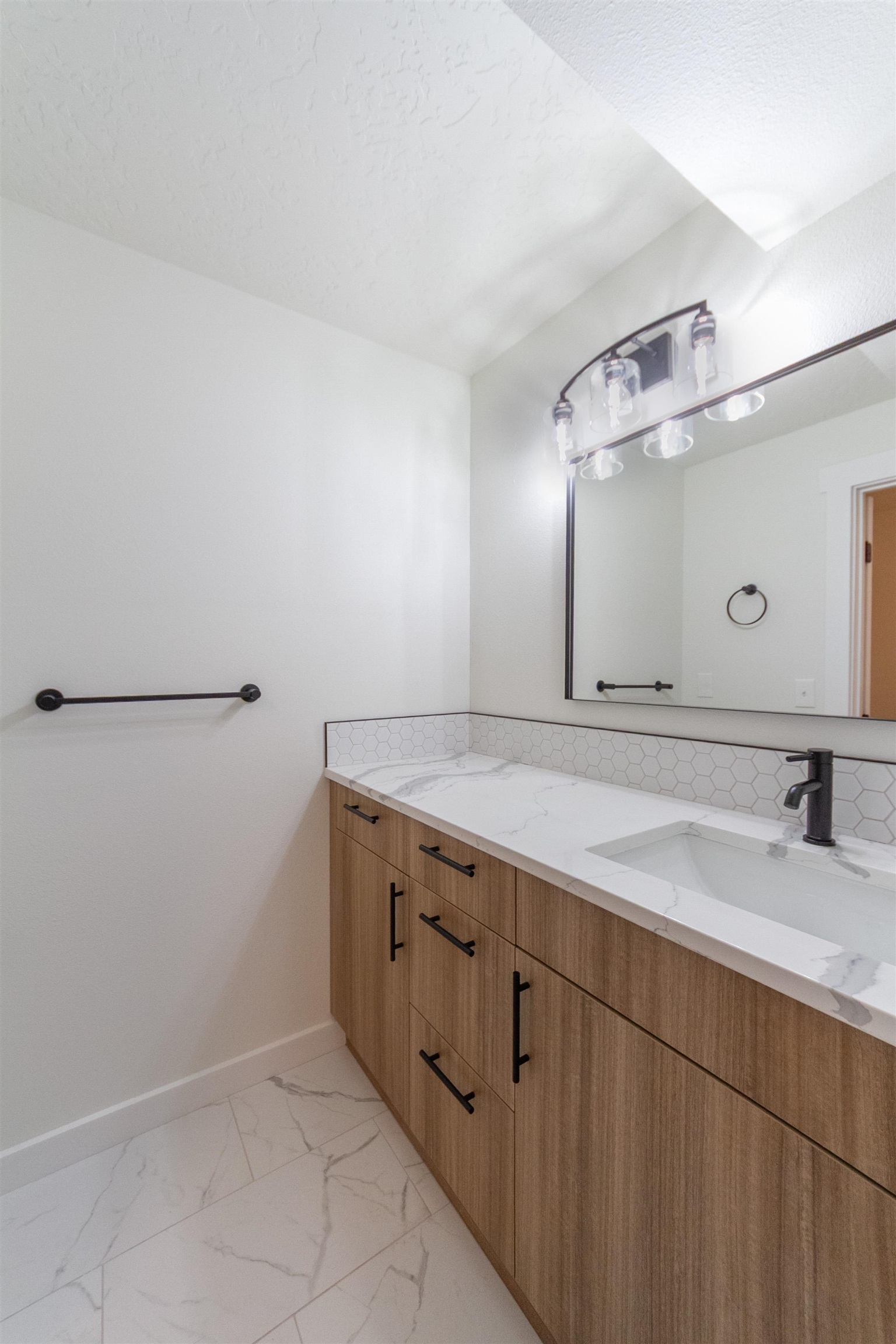 1111 W 6th Ave - Photo 26