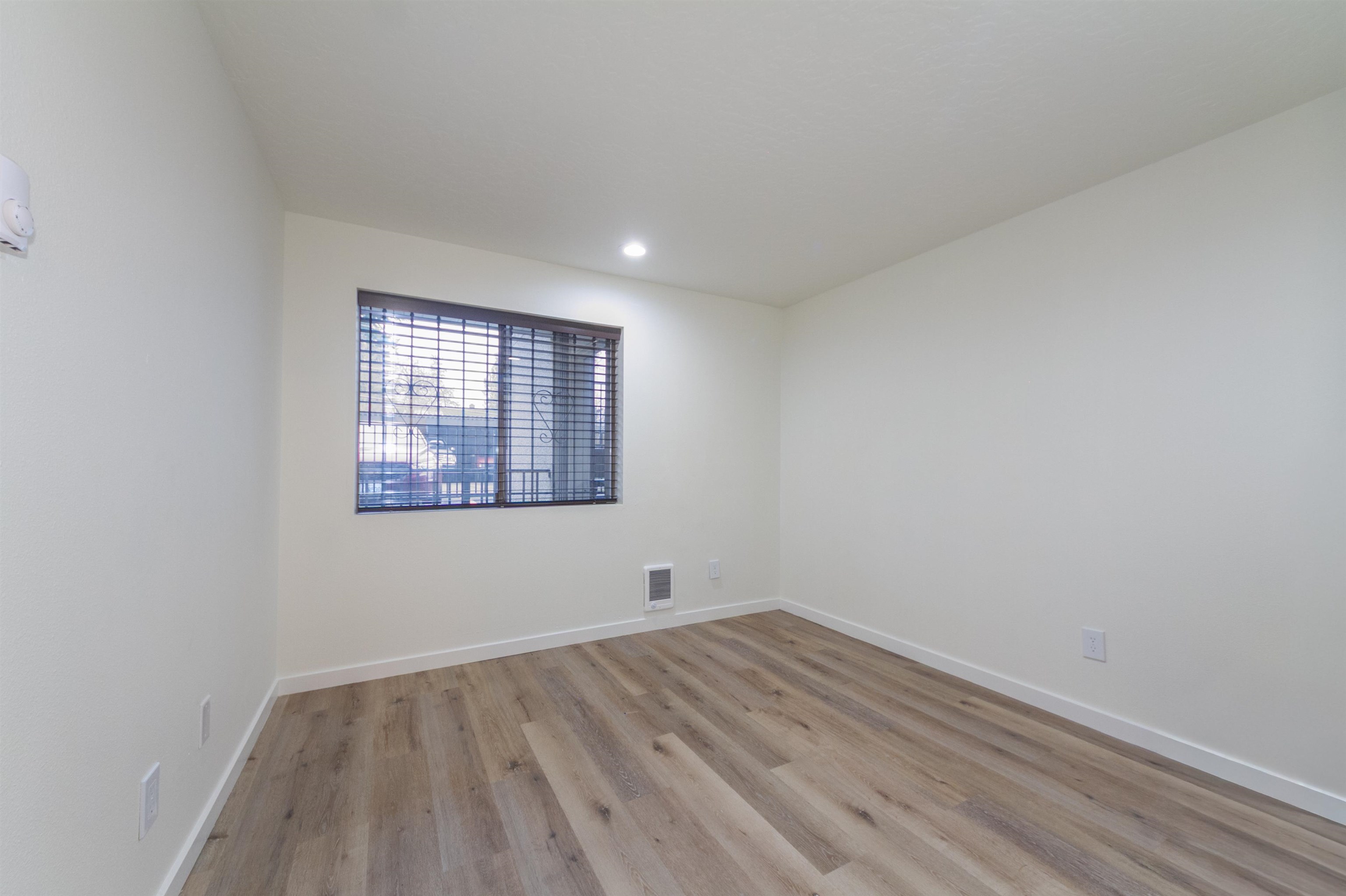 1111 W 6th Ave - Photo 27