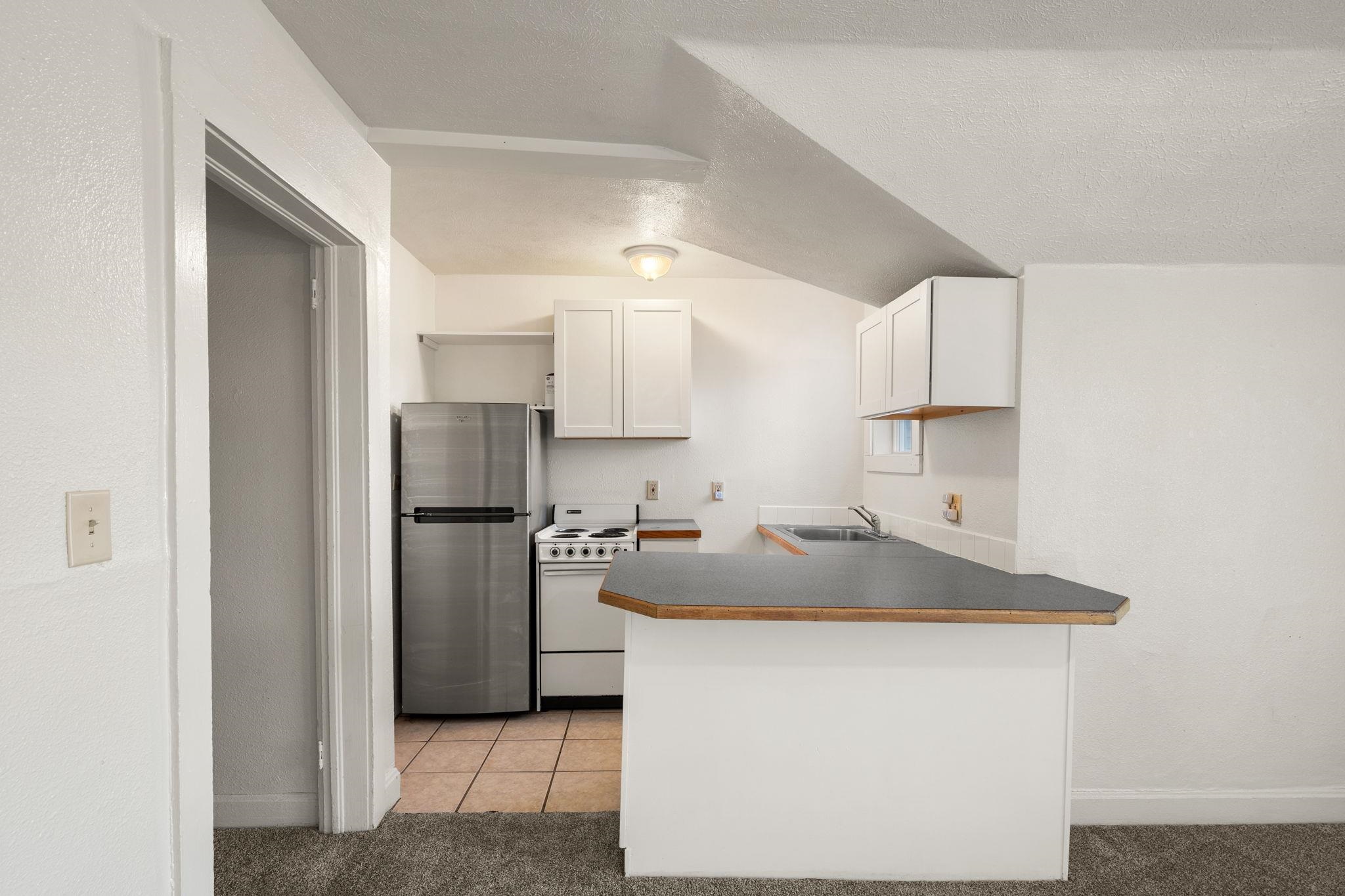 2022 W College Ave - Photo 2