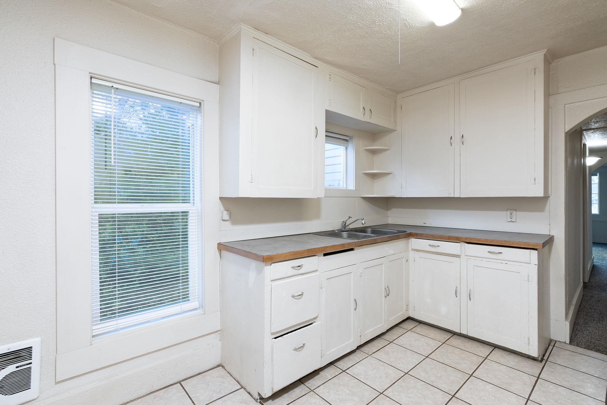 2022 W College Ave - Photo 18