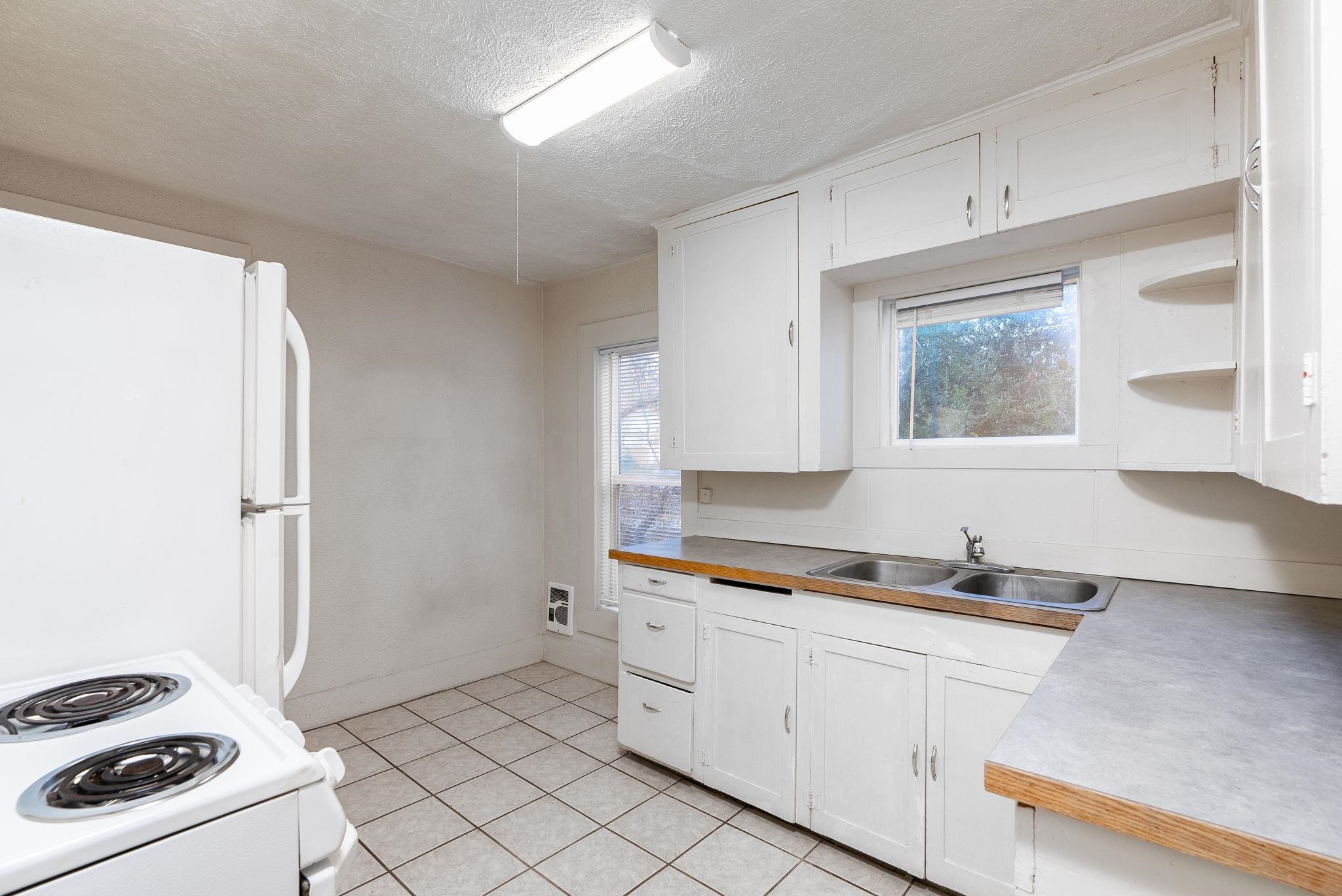 2022 W College Ave - Photo 19