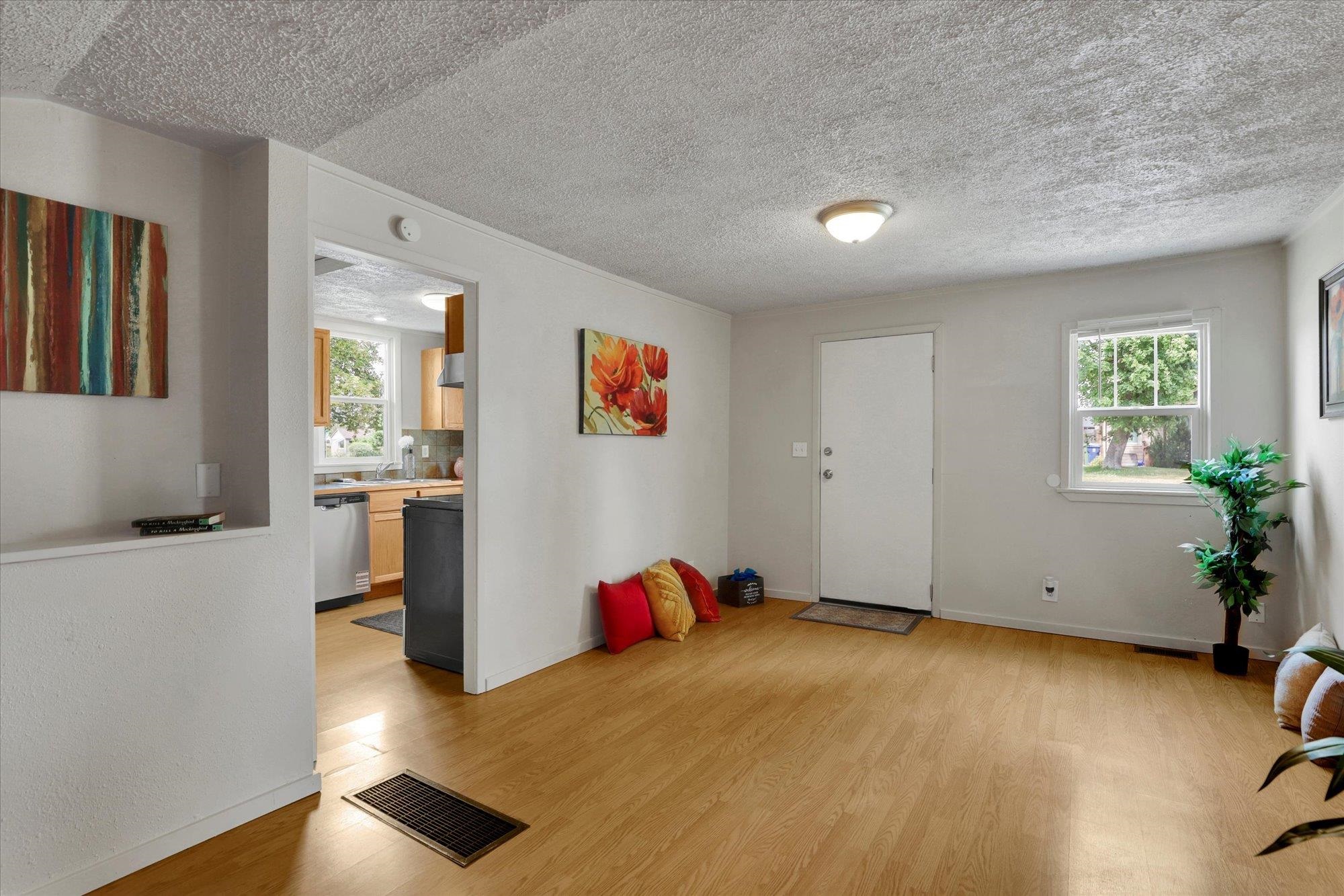 1211 W Bismark Ave - Photo 6