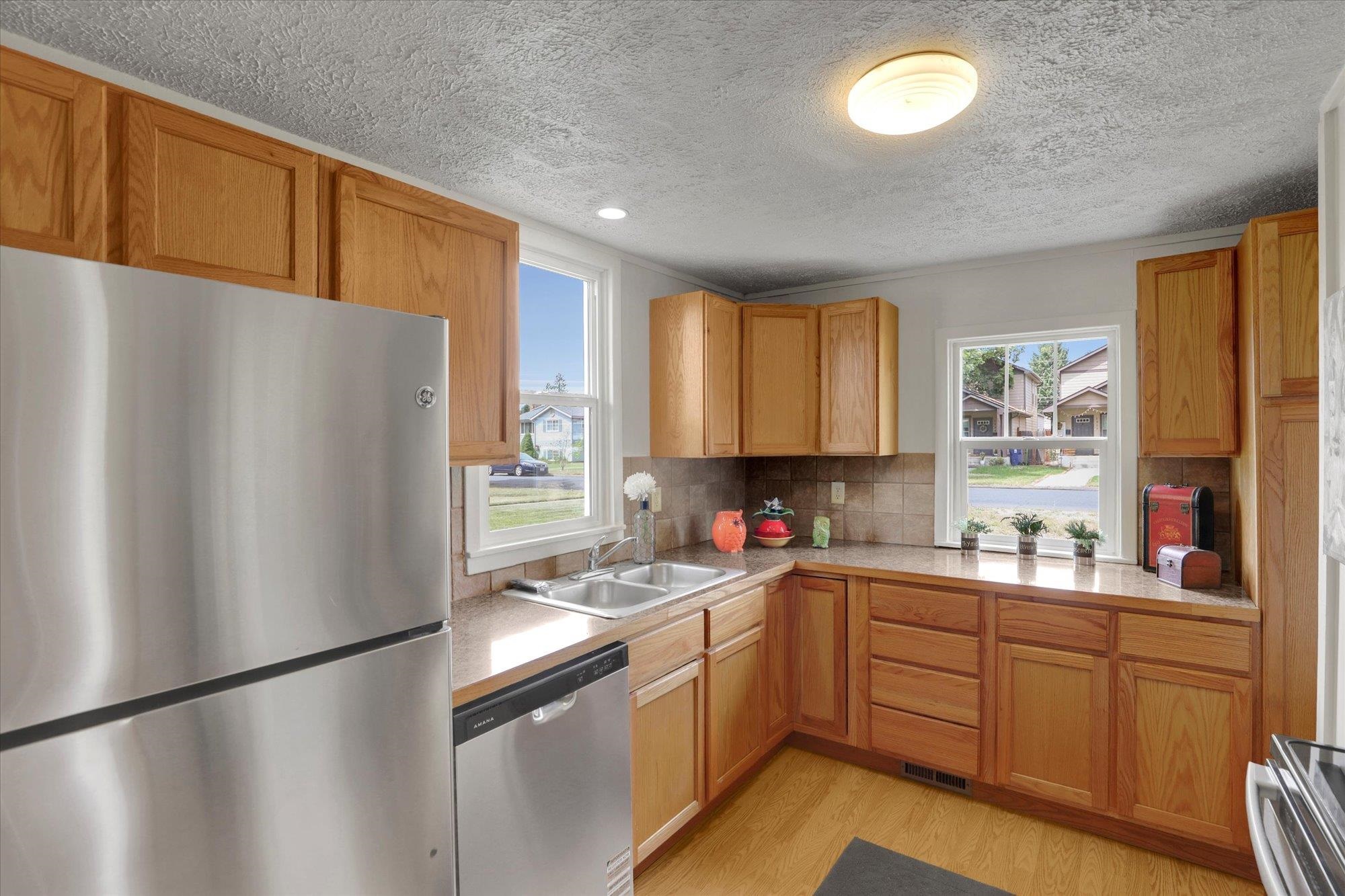 1211 W Bismark Ave - Photo 8