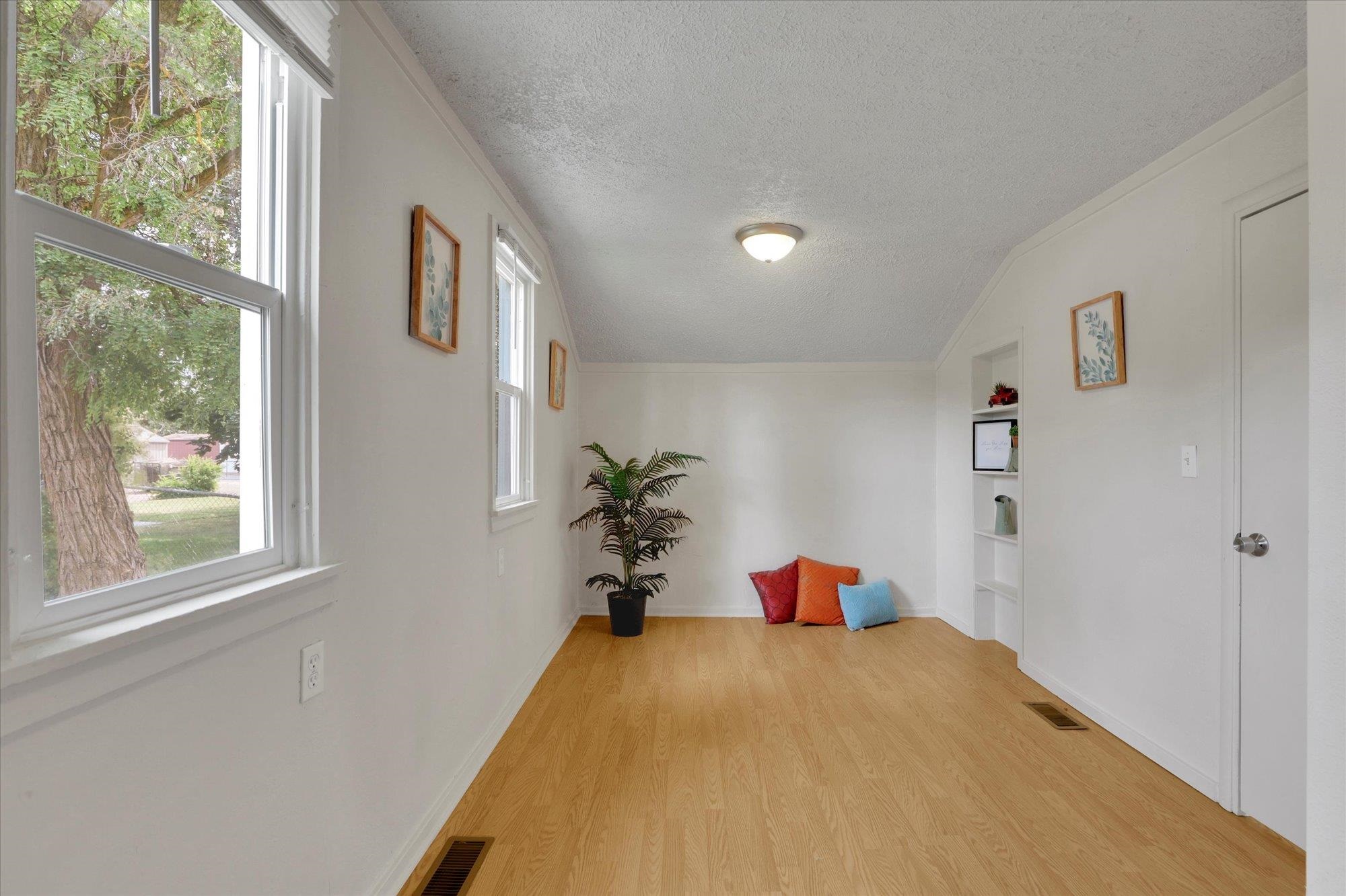 1211 W Bismark Ave - Photo 12