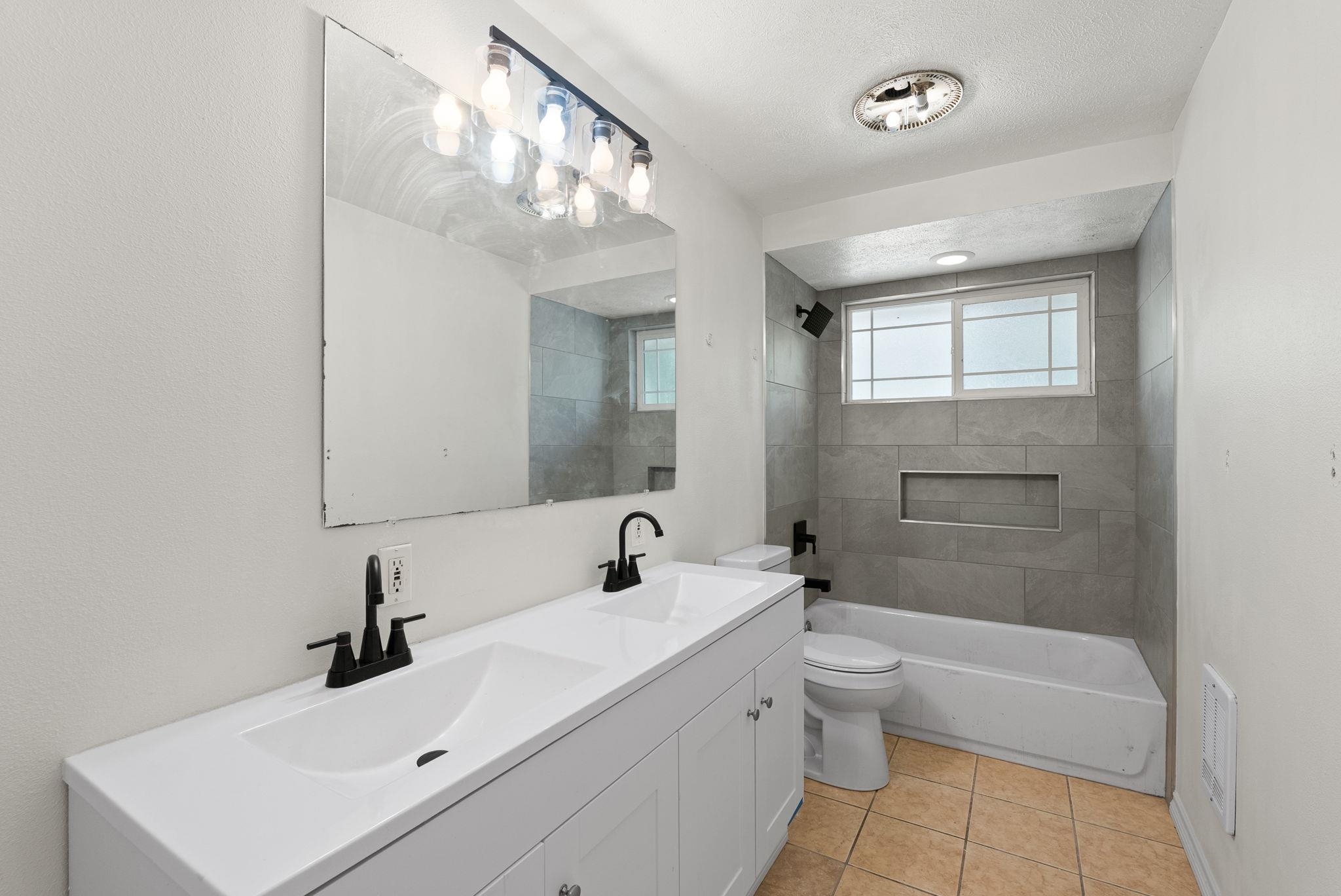 7906 N Dakota St - Photo 9