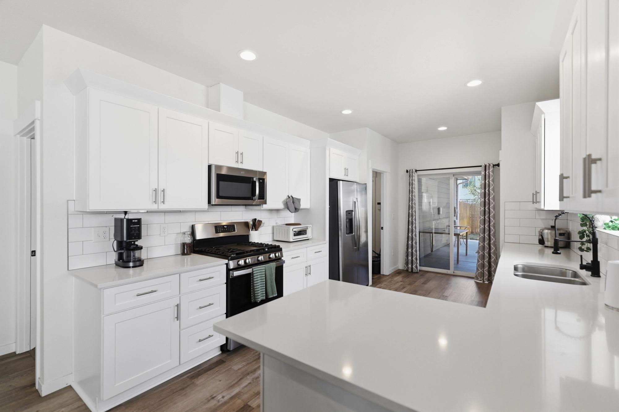 1525 W Fairview Ave - Photo 6