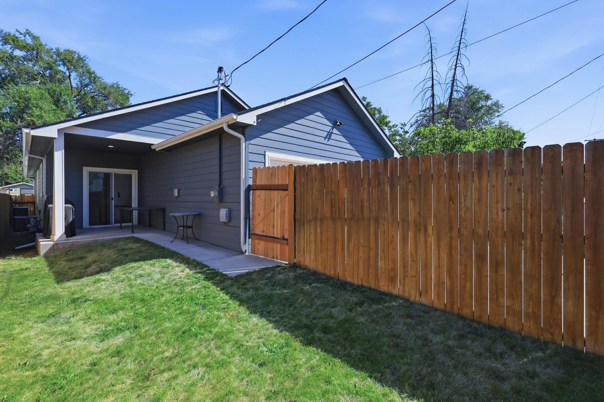 1525 W Fairview Ave - Photo 3
