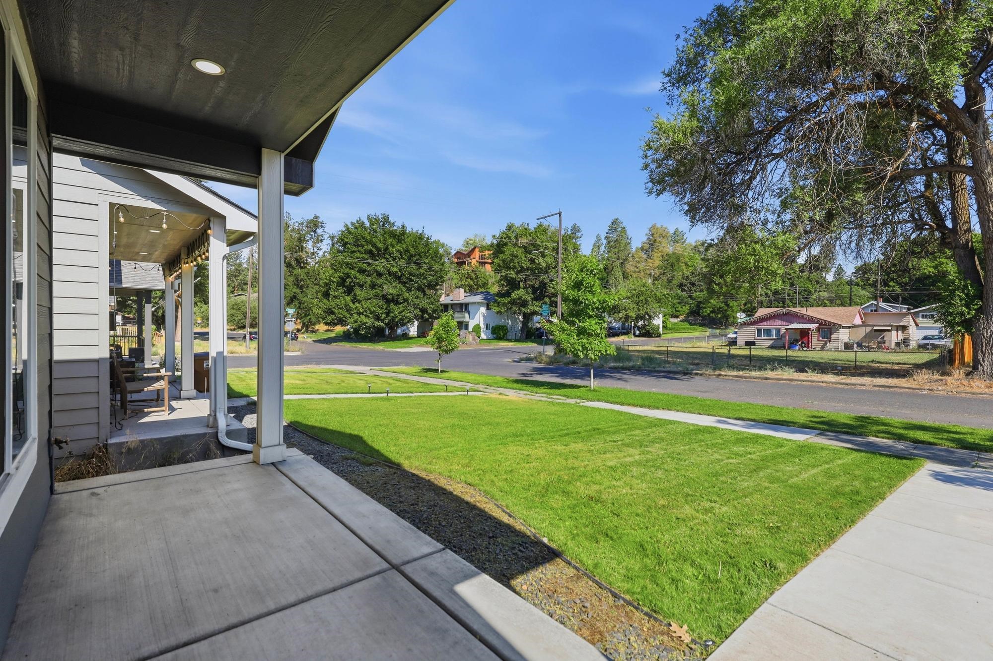 1525 W Fairview Ave - Photo 18