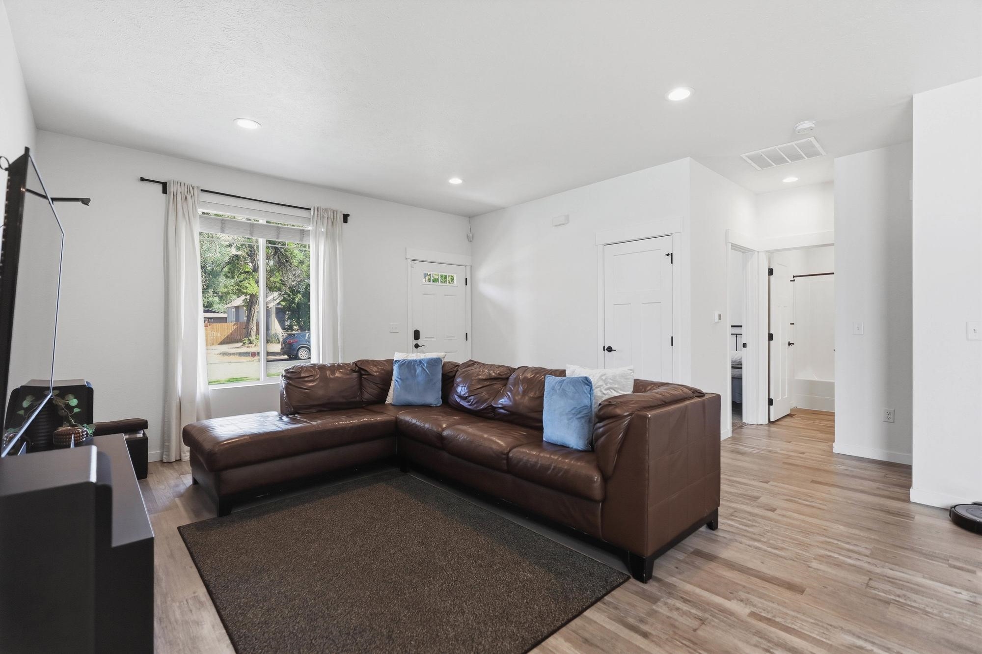1525 W Fairview Ave - Photo 8