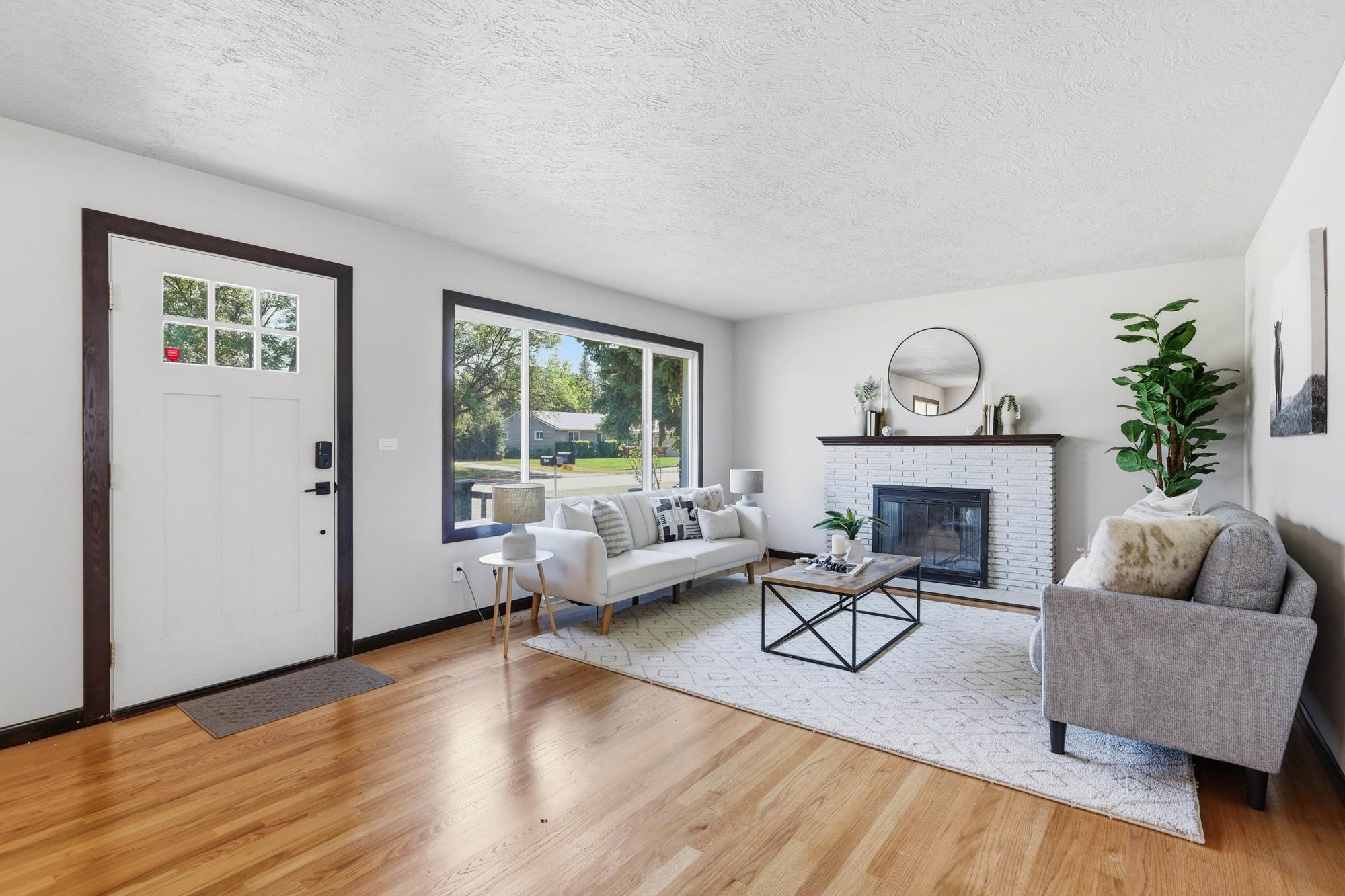 10811 E 7th Ave - Photo 3