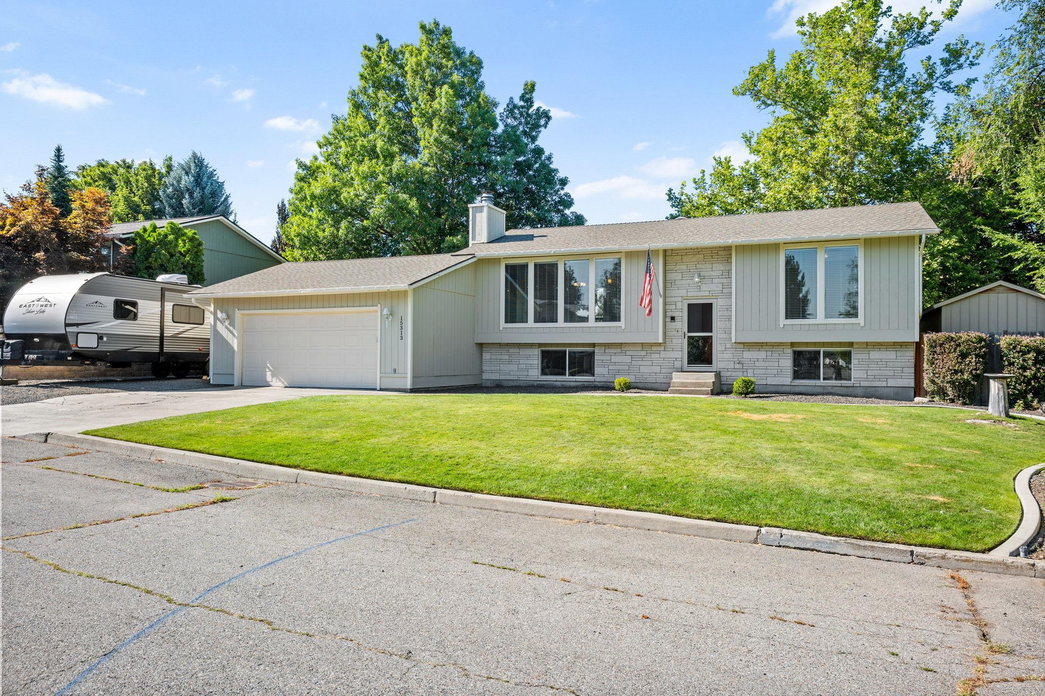 15313 E 14TH Ave - Photo 2