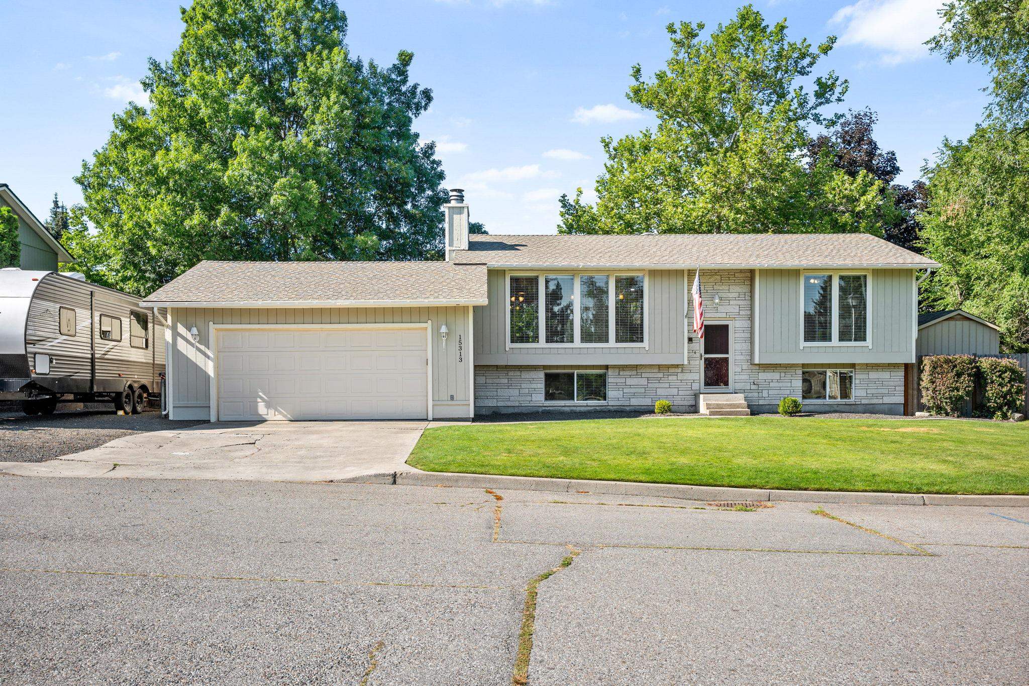 15313 E 14TH Ave - Photo 1