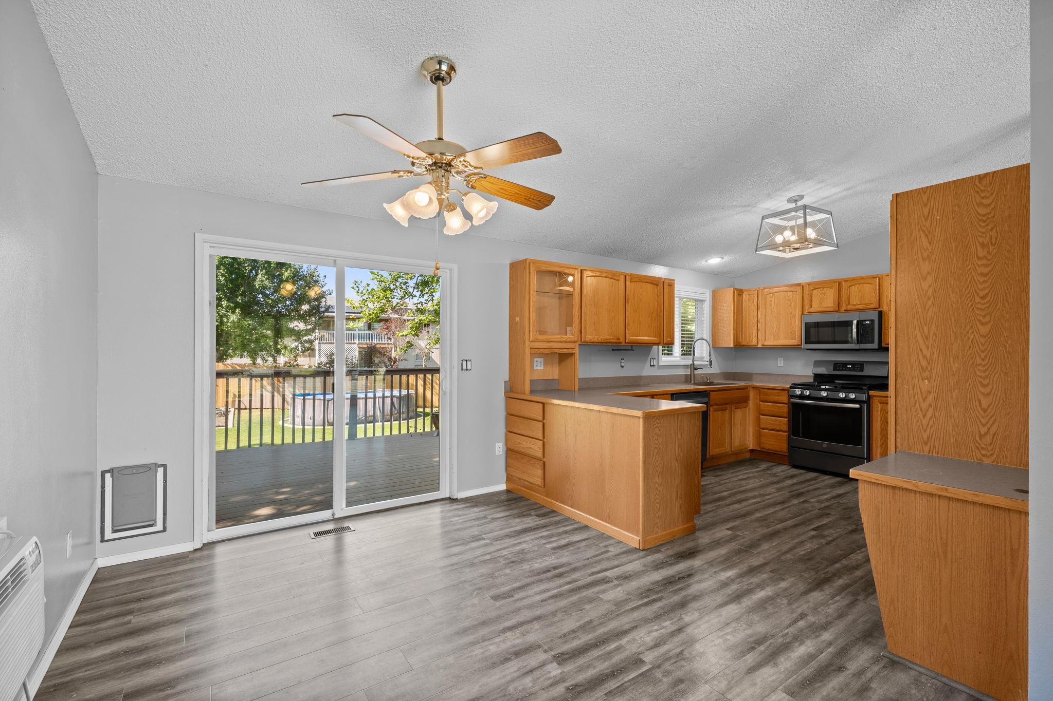 15313 E 14TH Ave - Photo 8